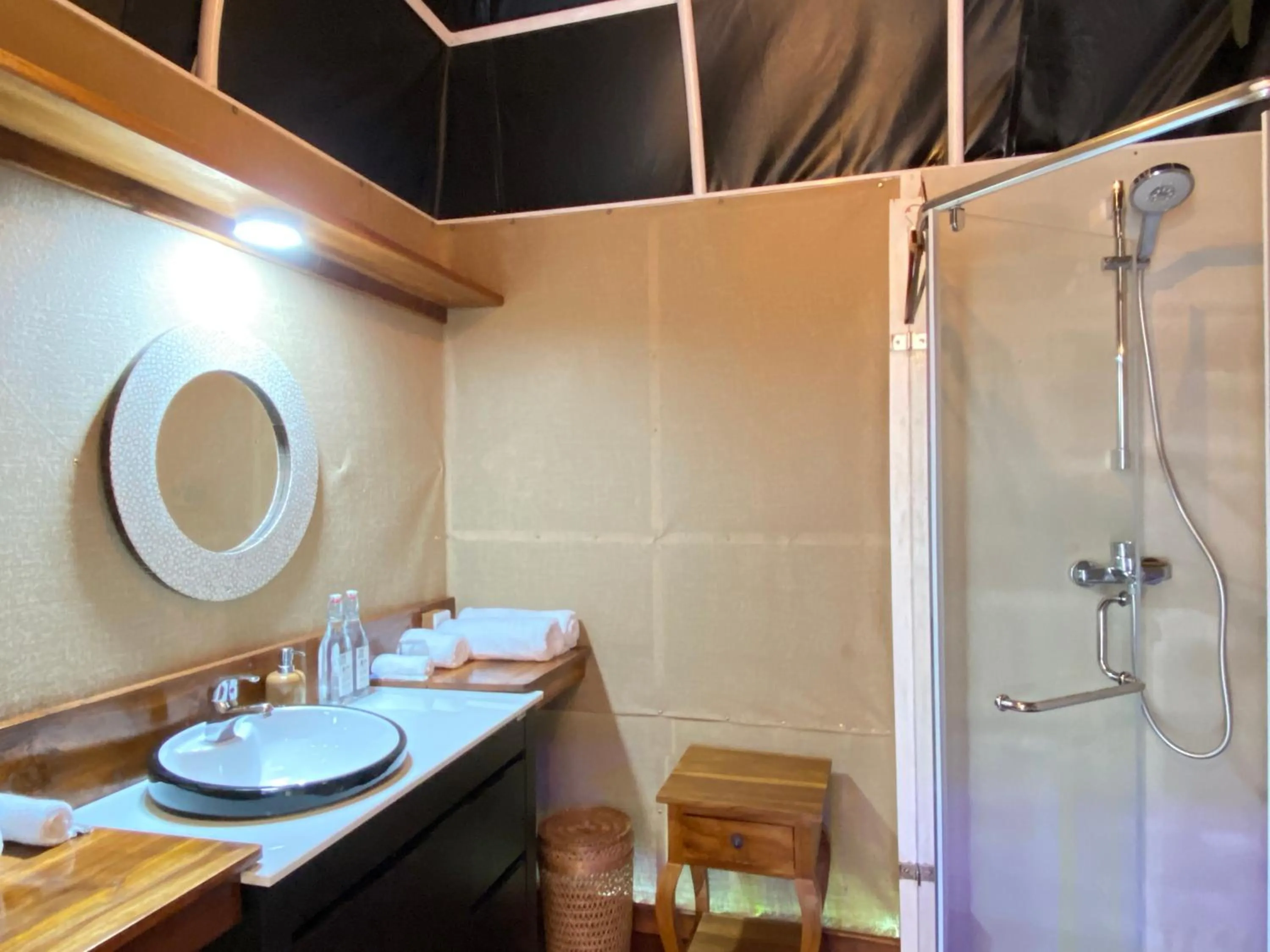 Pondanu Cabins By The Lake