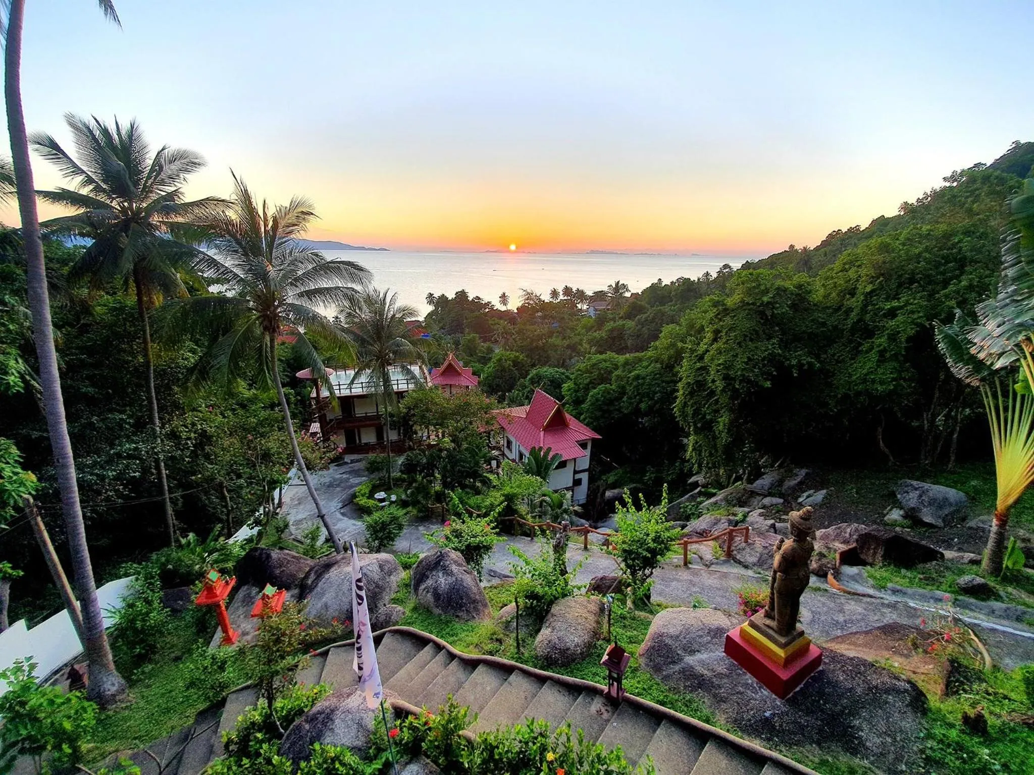 Garden view in Moonstone Studio