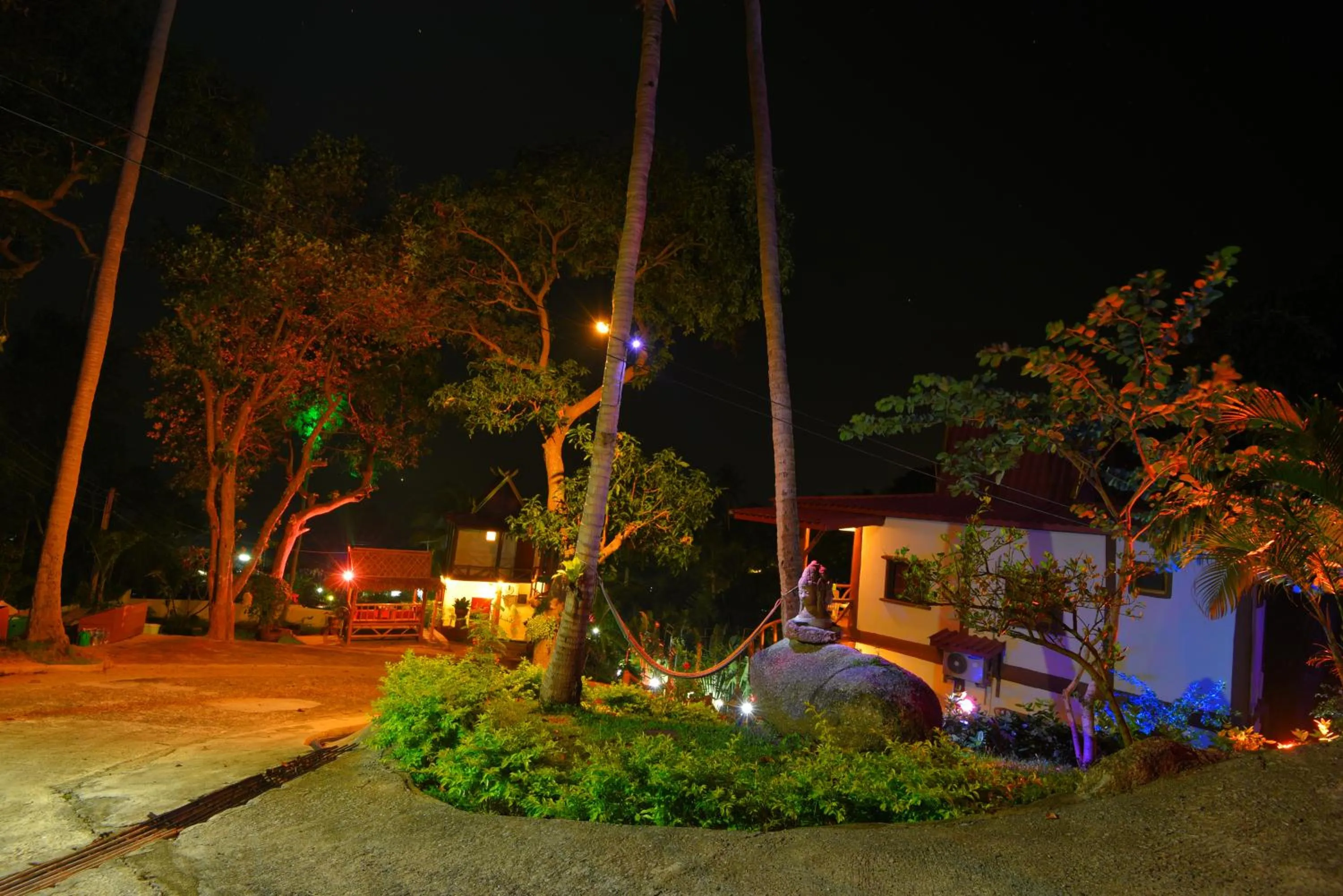 Garden view in Moonstone Studio