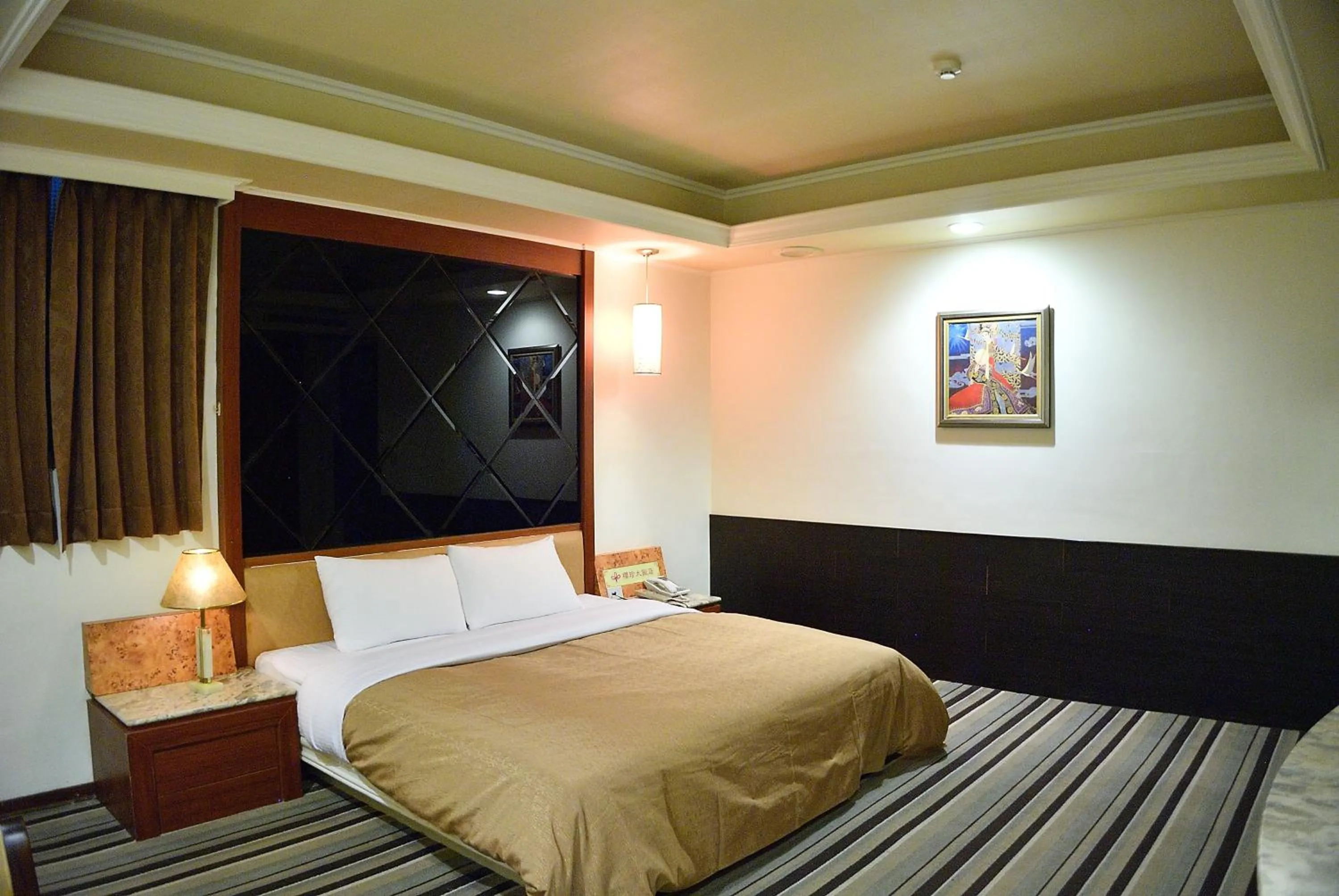 Bedroom, Bed in Ying Zhen Hotel