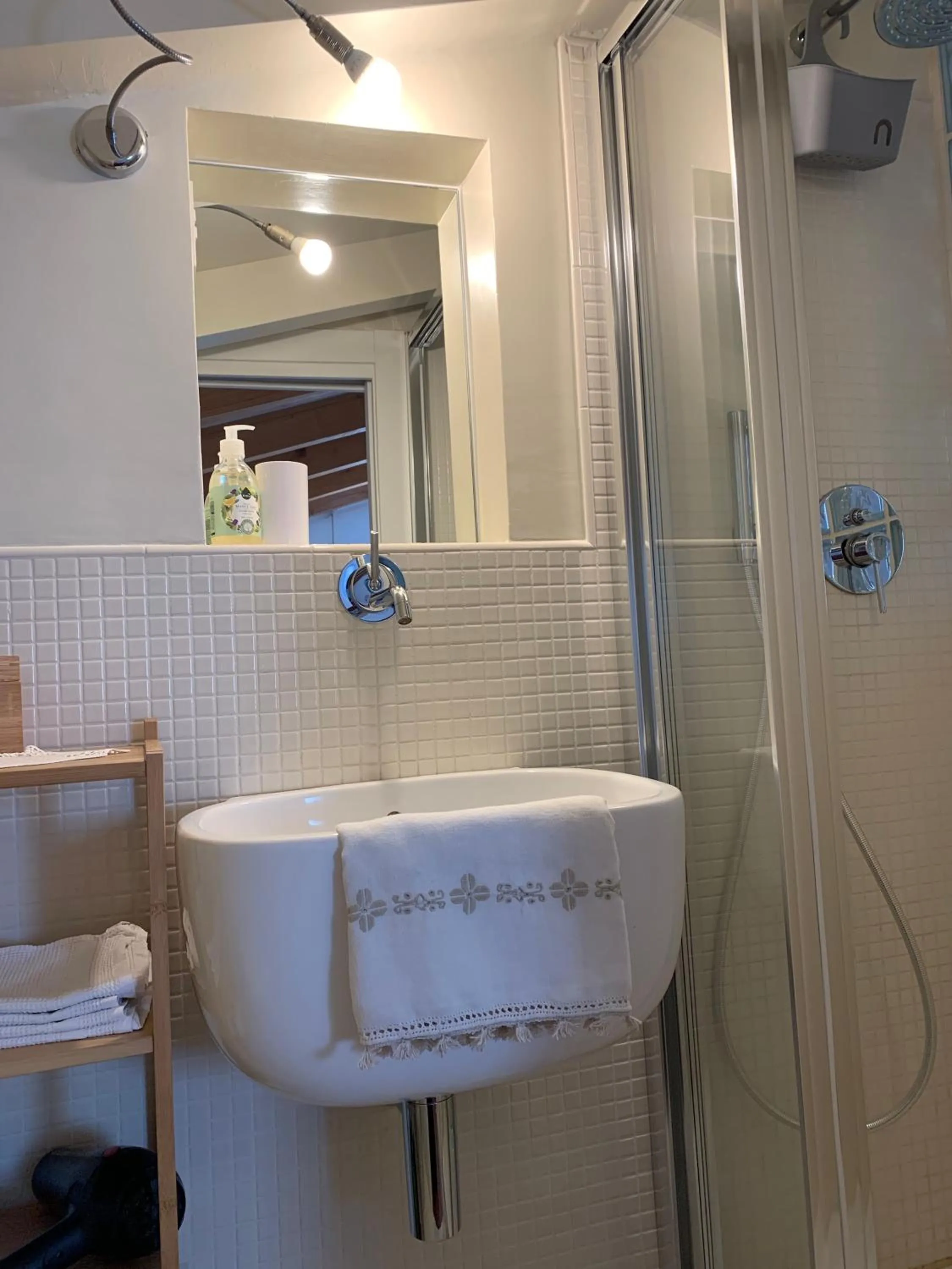 Shower in B&B Cà de Badin