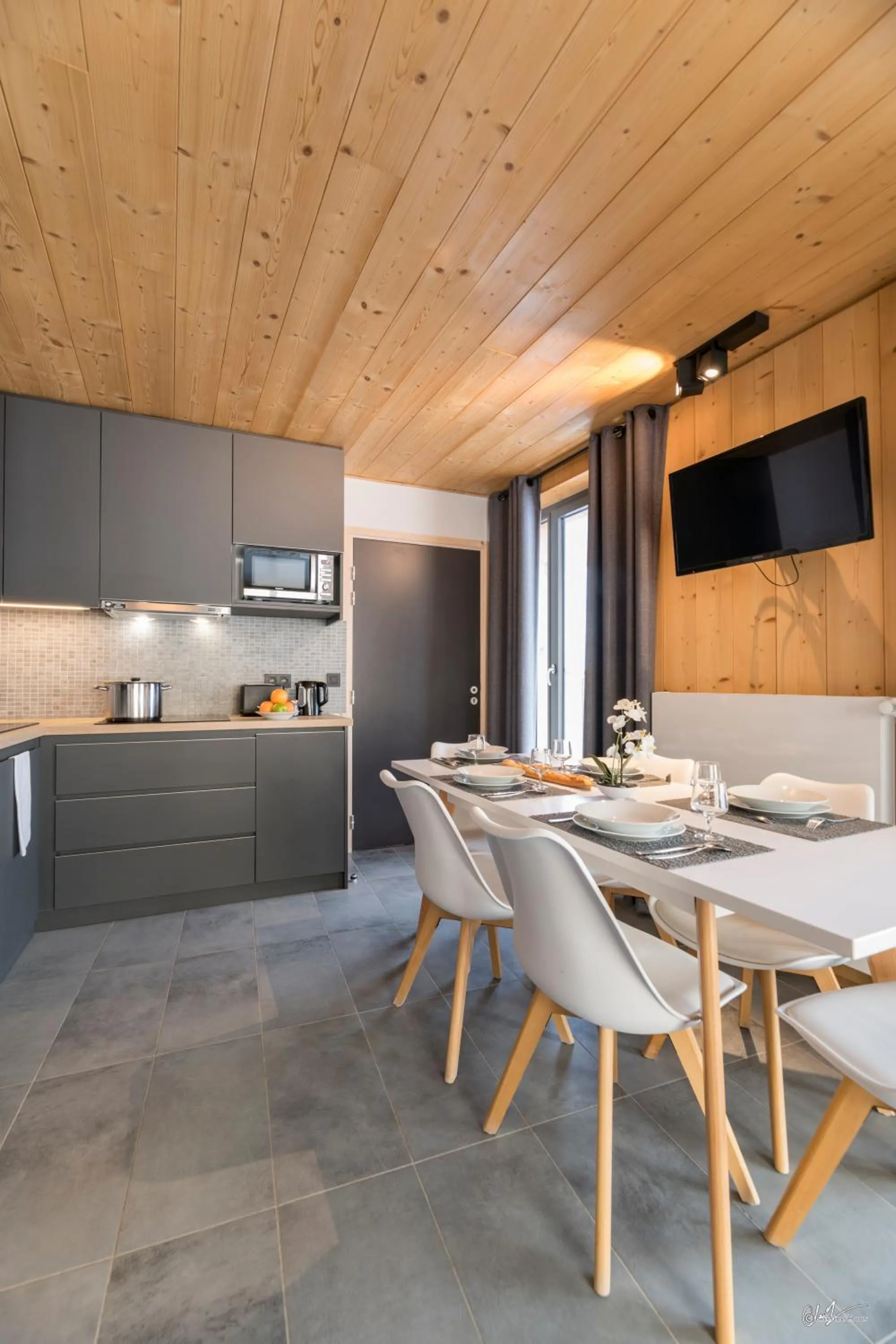 Kitchen or kitchenette in Lagrange Vacances L’Écrin du Badet