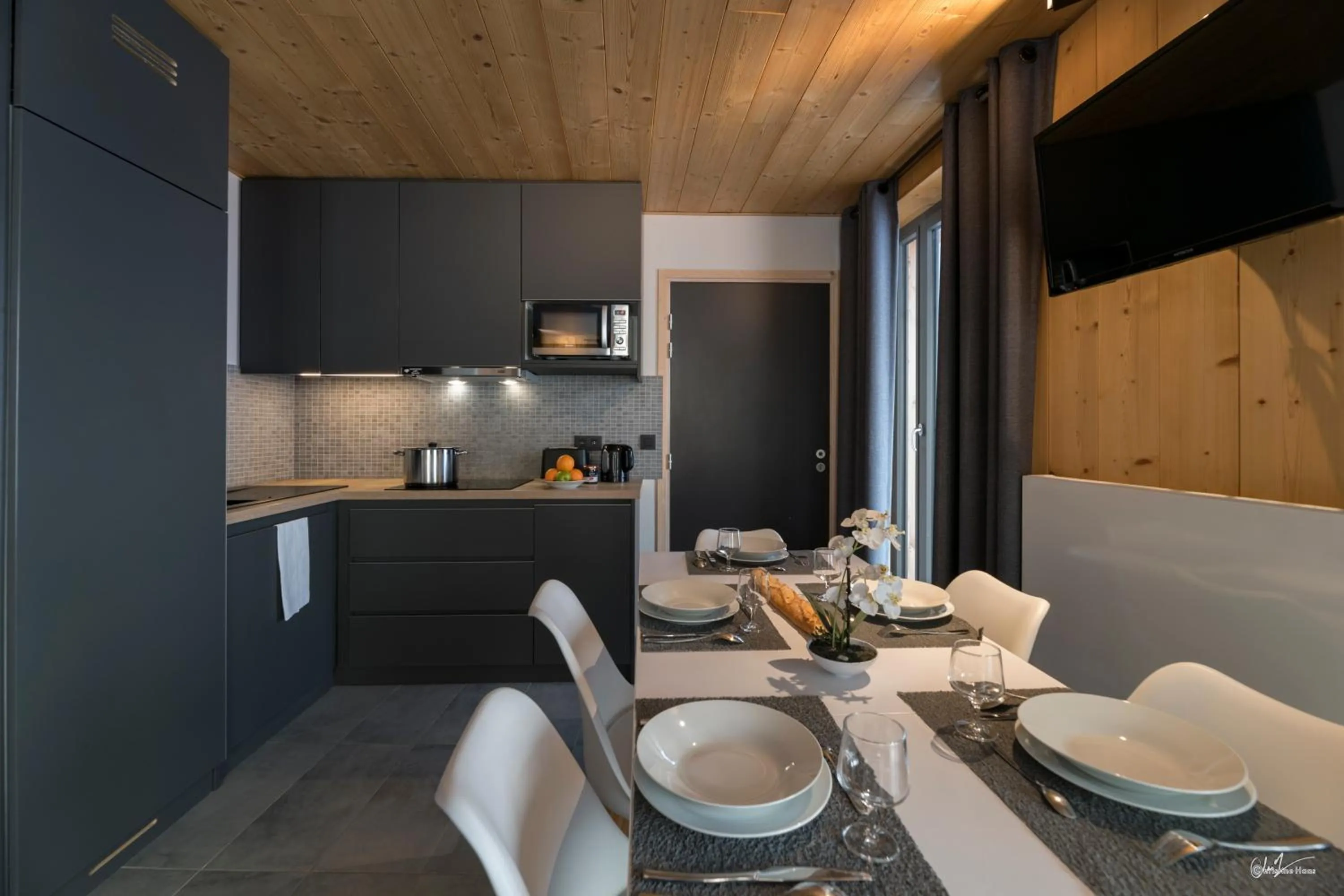 Kitchen or kitchenette in Lagrange Vacances L’Écrin du Badet