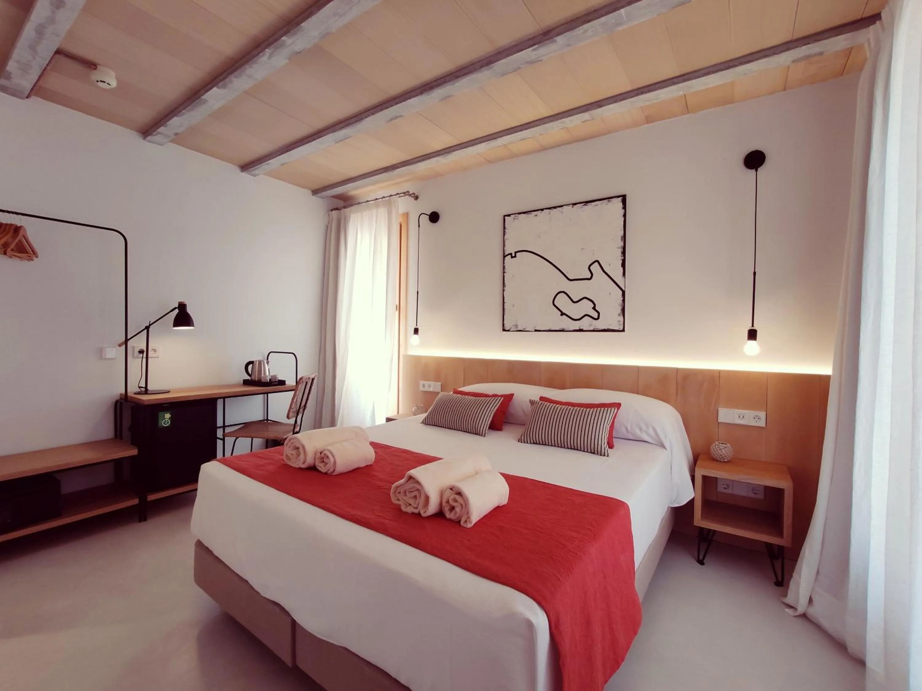 Photo of the whole room in ARA Alcudia