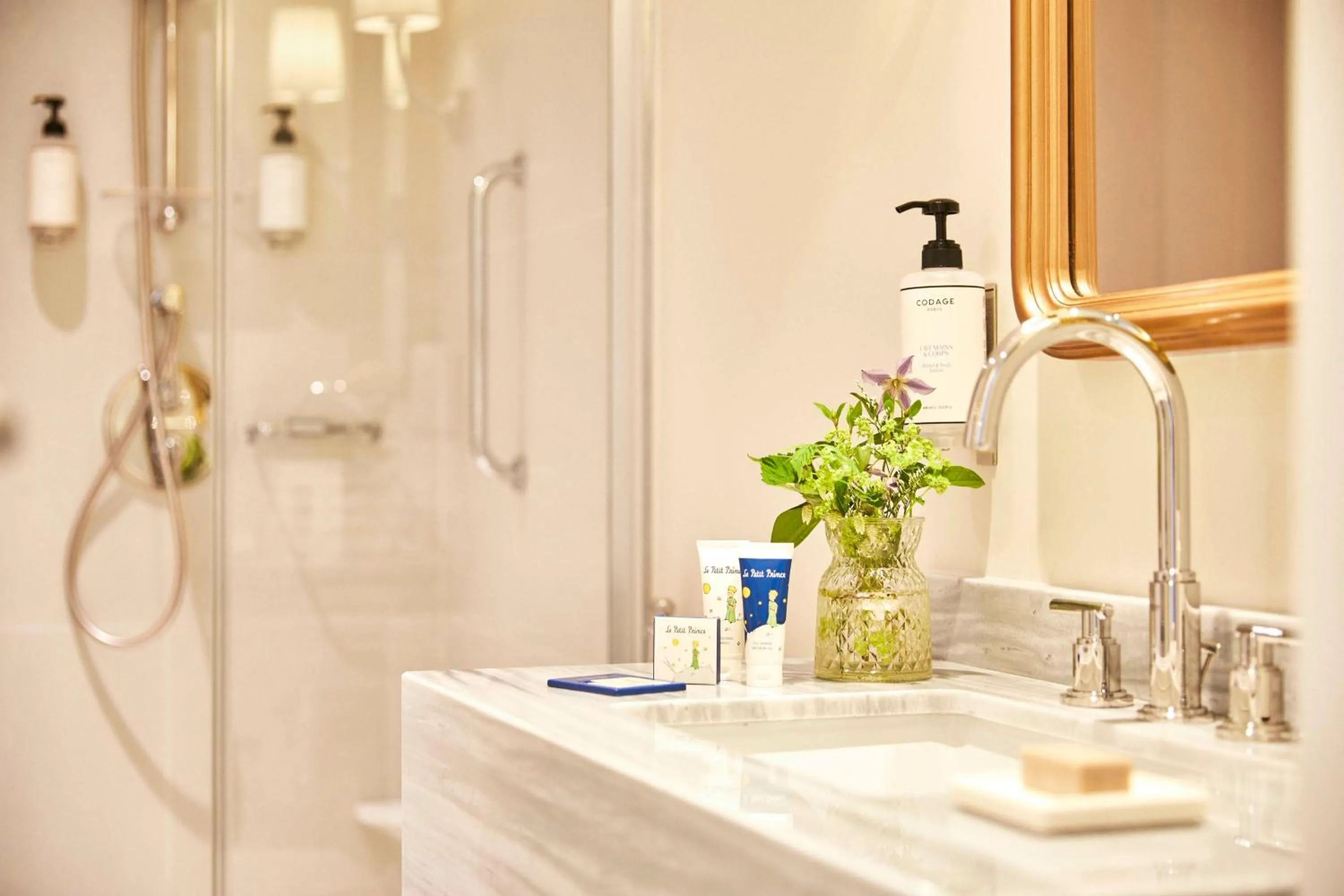Bathroom in Hôtel du Louvre, in The Unbound Collection by Hyatt