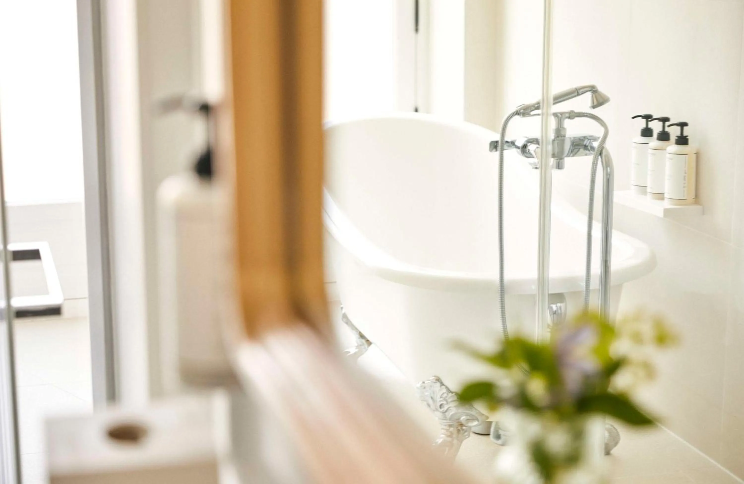 Bathroom in Hôtel du Louvre, in The Unbound Collection by Hyatt