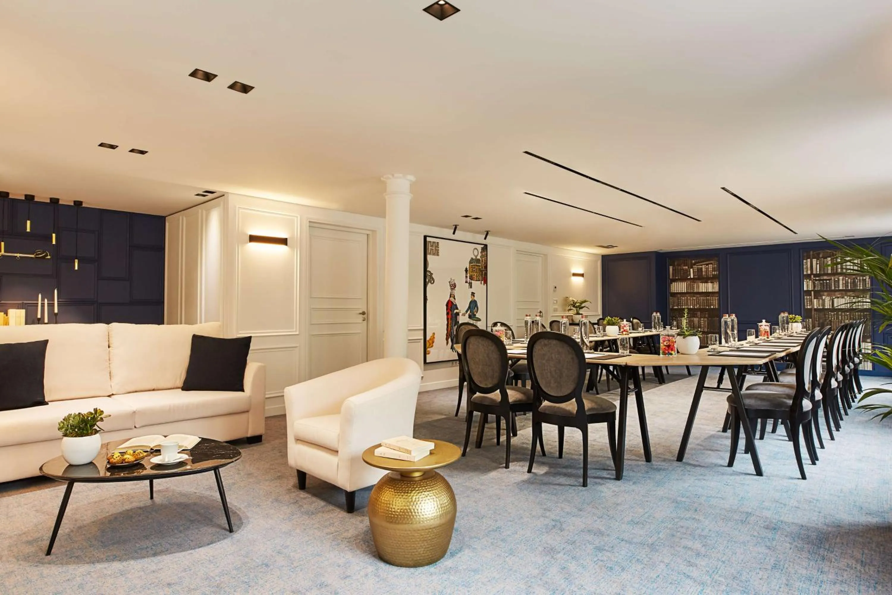 Meeting/conference room in Hôtel du Louvre, in The Unbound Collection by Hyatt