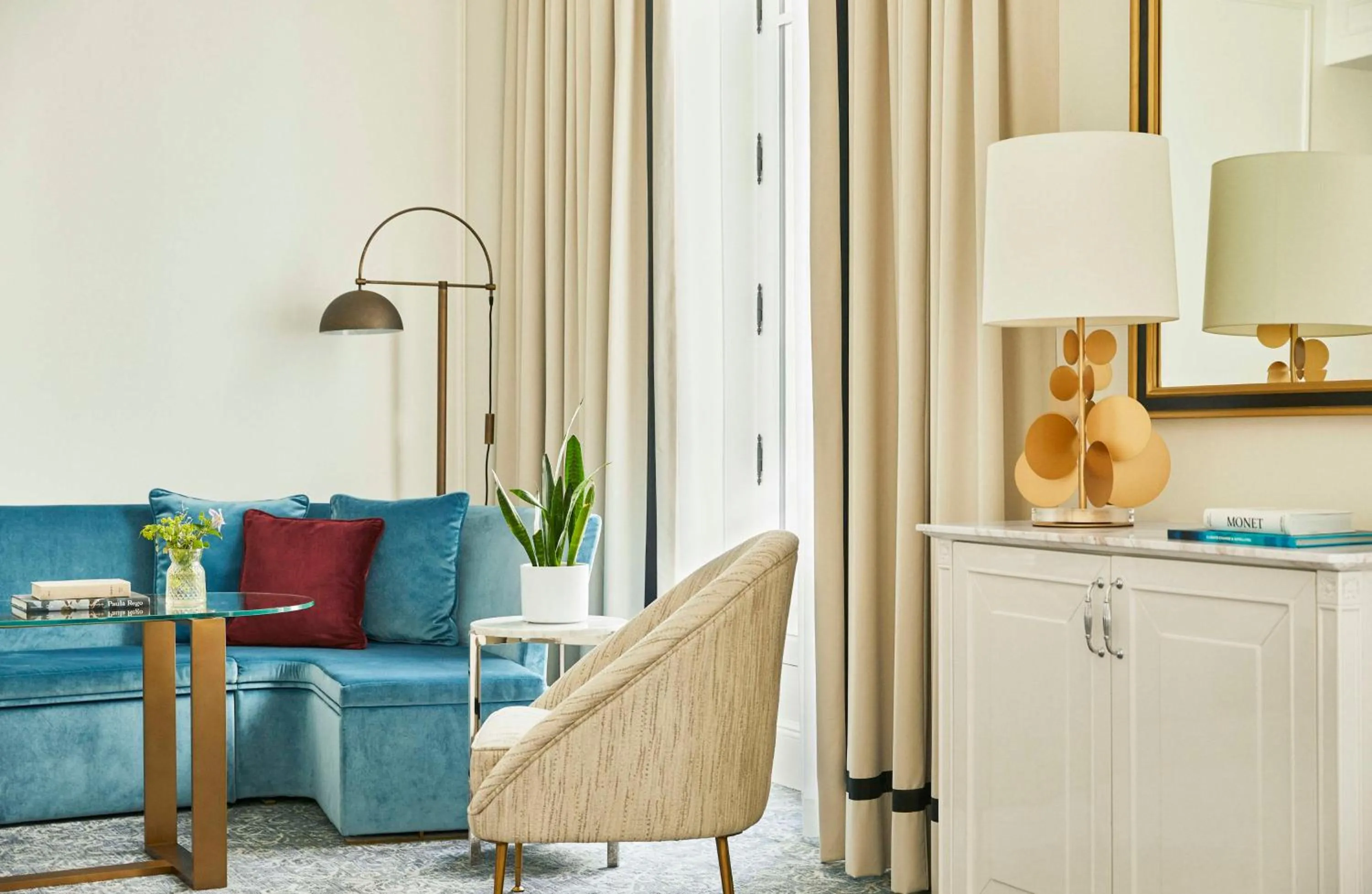 Photo of the whole room in Hôtel du Louvre, in The Unbound Collection by Hyatt