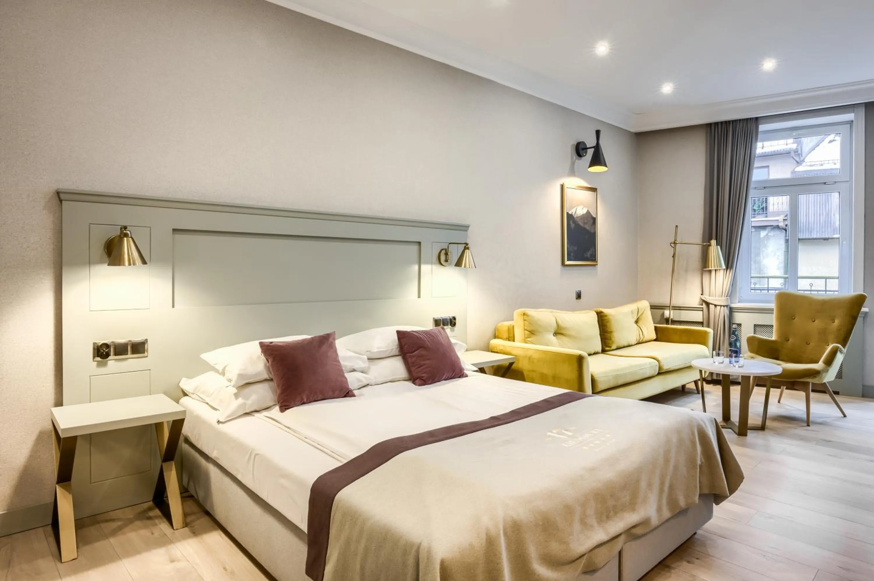 Living room, Bed in Krupówki 17 Resort & SPA