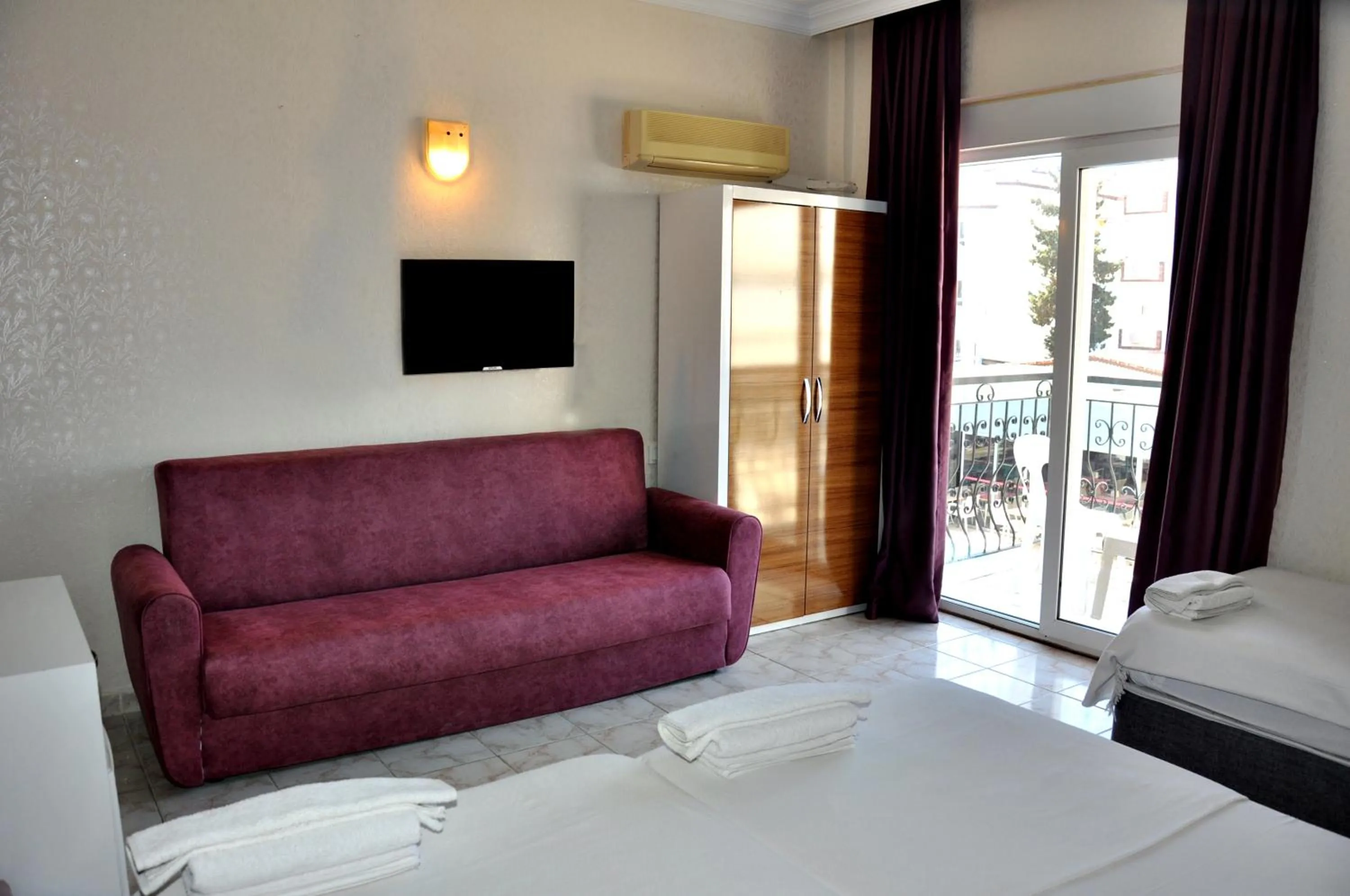 TV and multimedia, Bed in Saygılı Beach Hotel