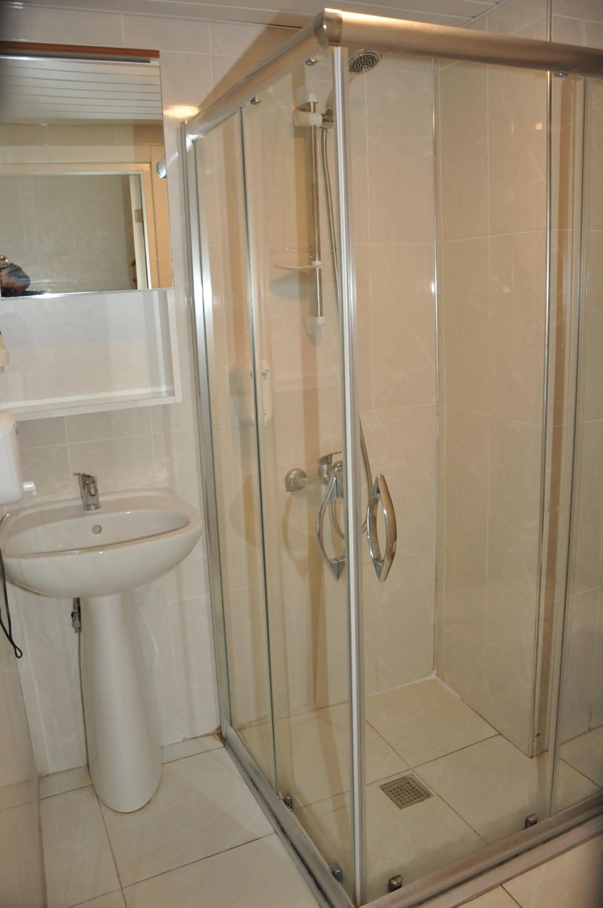 Shower in Saygılı Beach Hotel