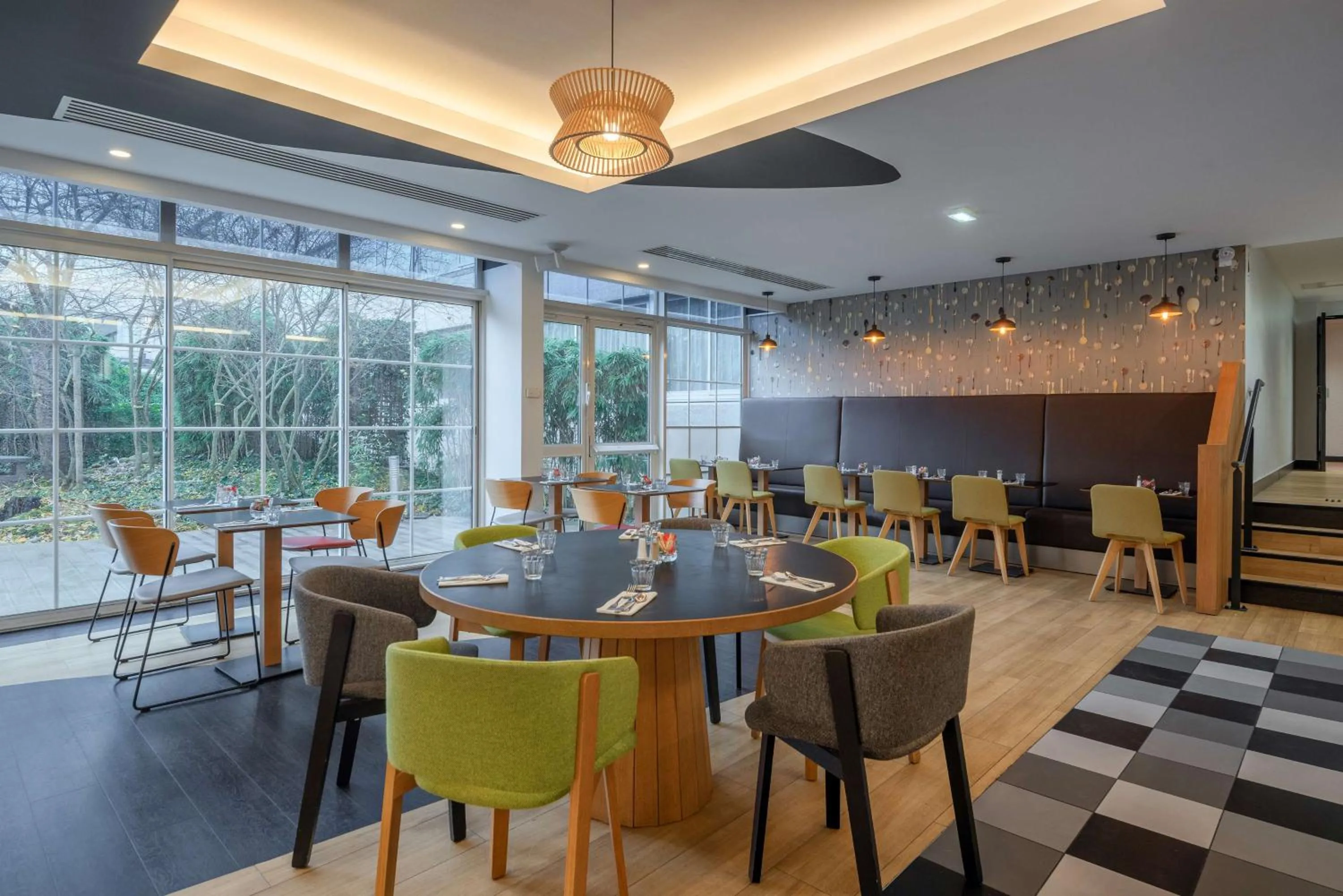 Restaurant/places to eat in DoubleTree by Hilton Paris Bougival