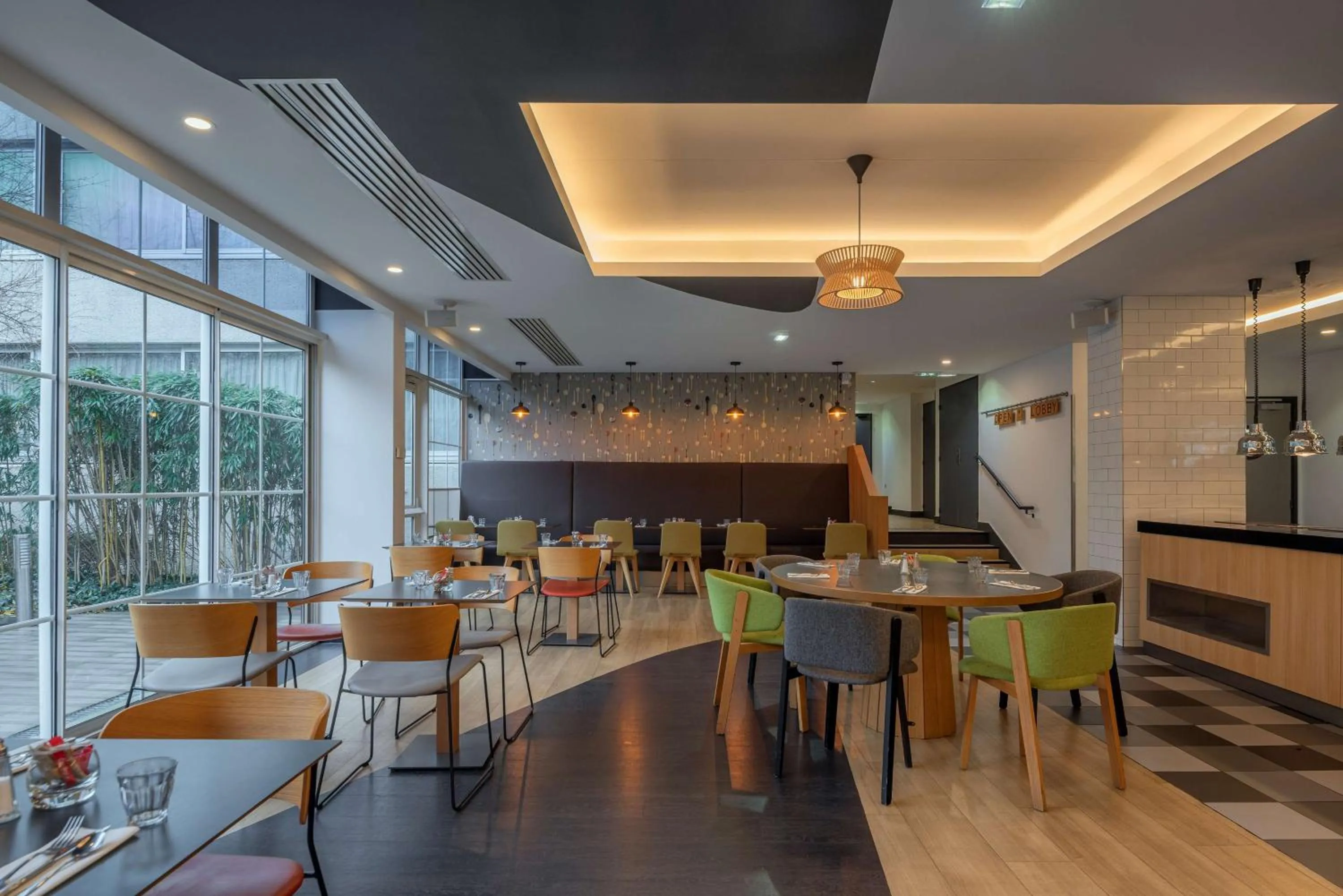 Restaurant/places to eat in DoubleTree by Hilton Paris Bougival