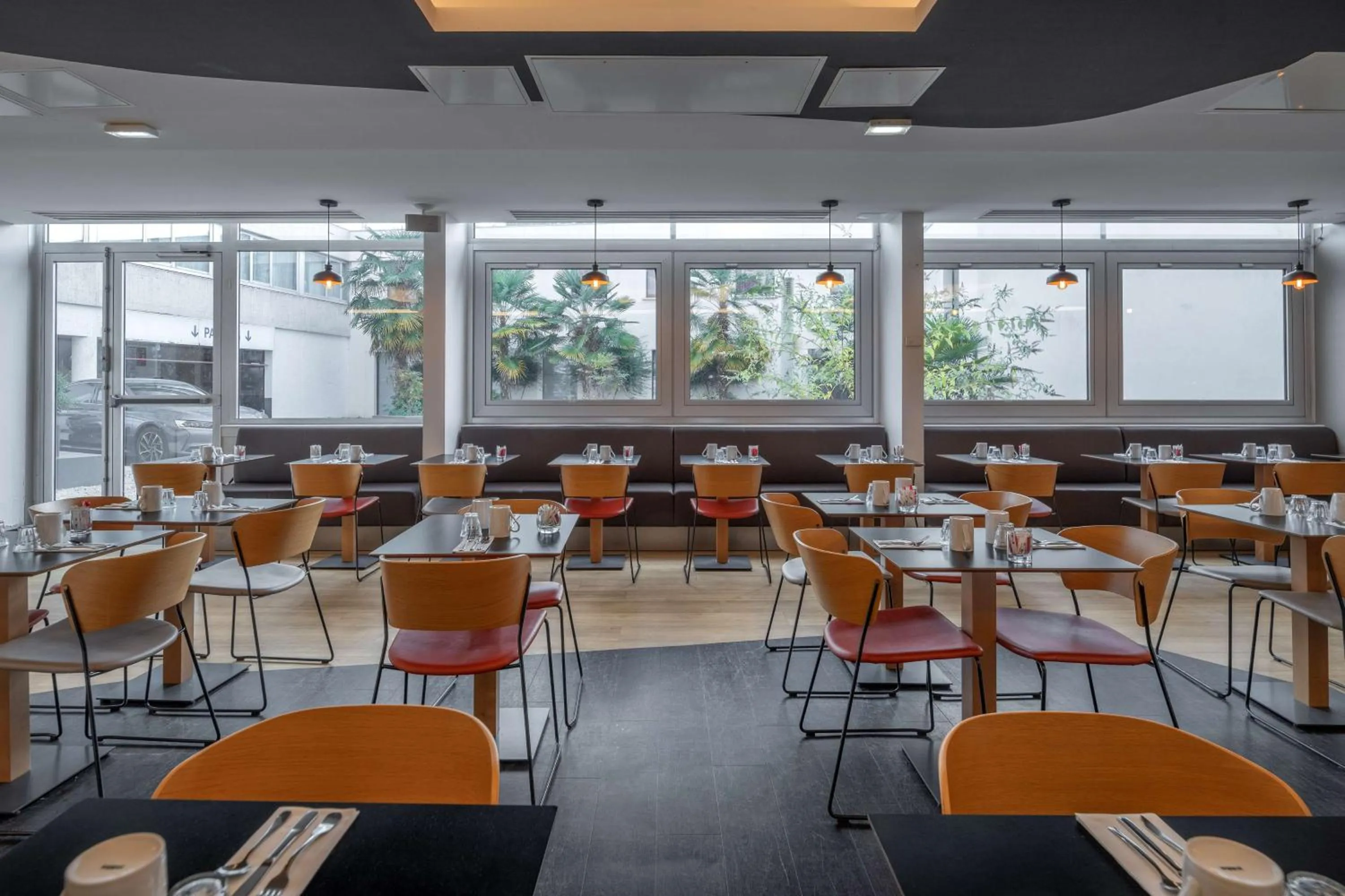 Restaurant/places to eat in DoubleTree by Hilton Paris Bougival