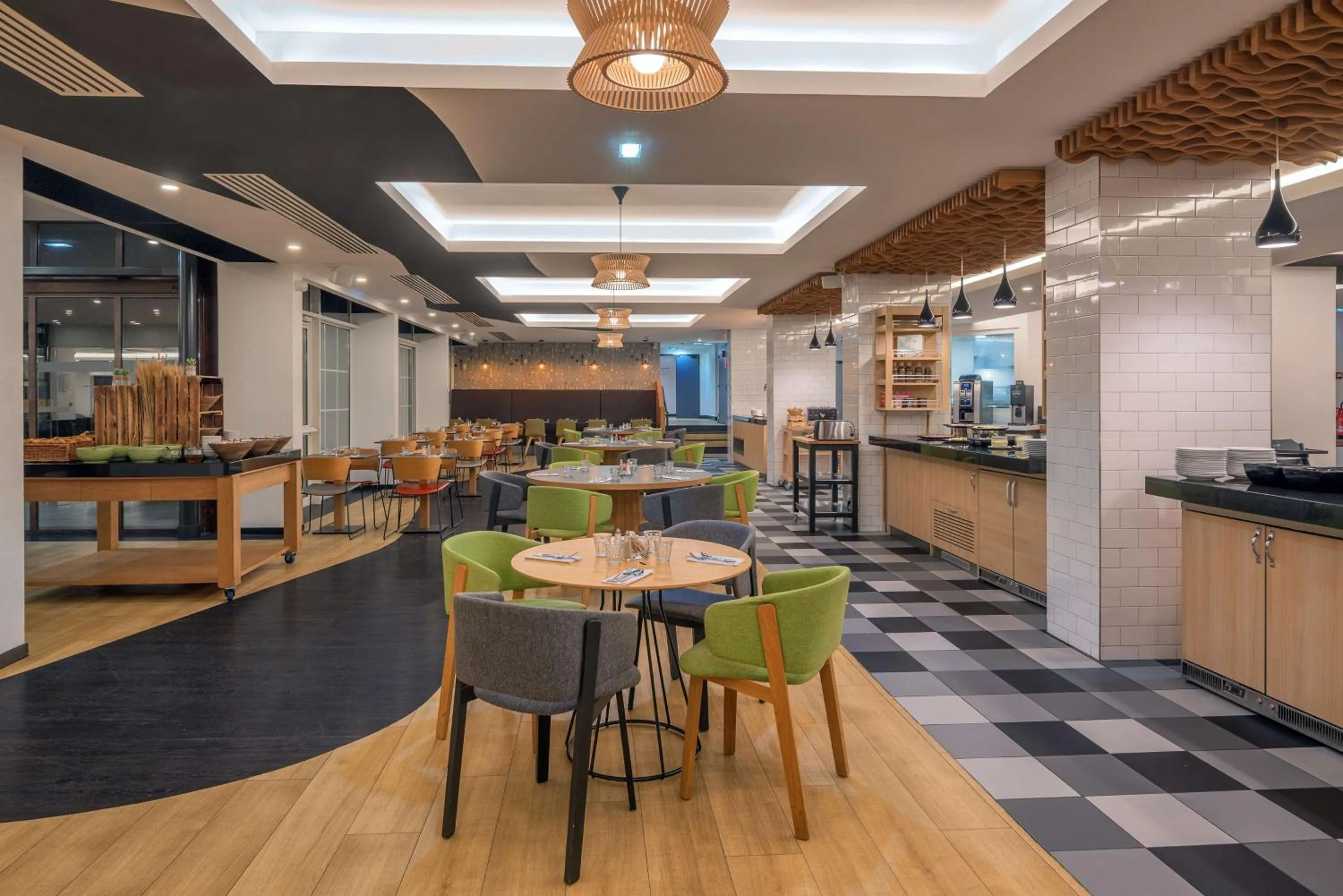 Restaurant/places to eat in DoubleTree by Hilton Paris Bougival