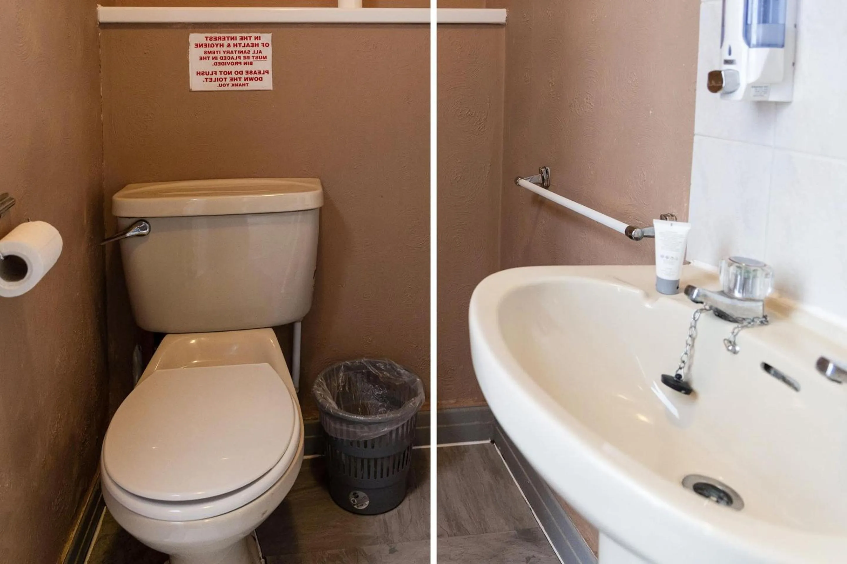 Bathroom in Harlands Hotel