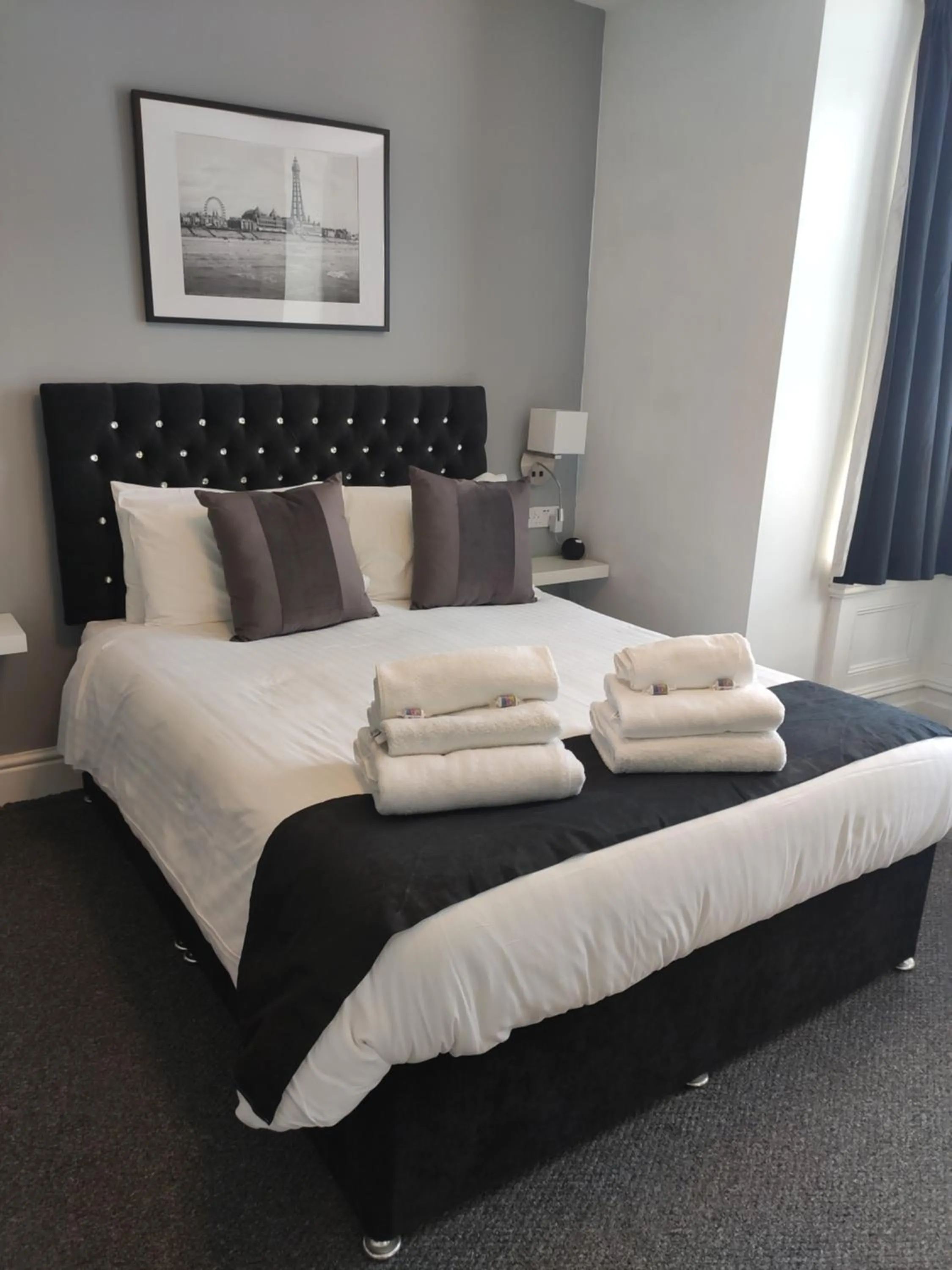 Bedroom, Bed in Q Accommodation