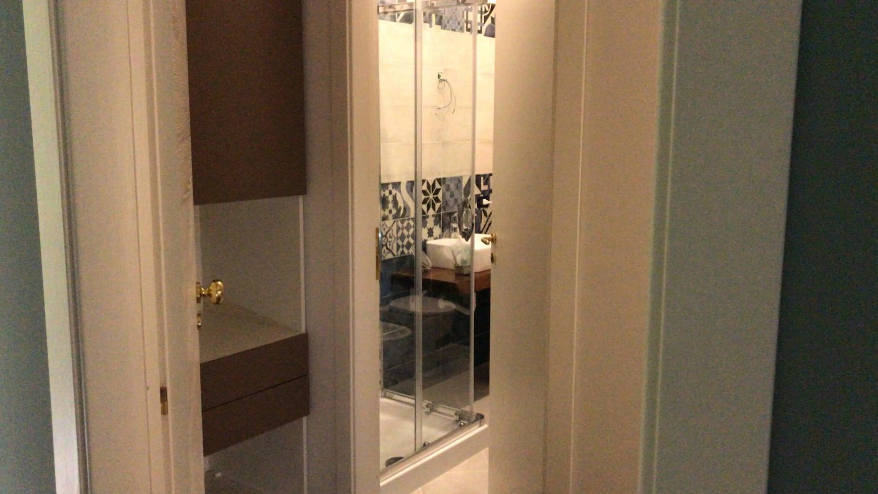 Bathroom in Base Napoli Plebiscito