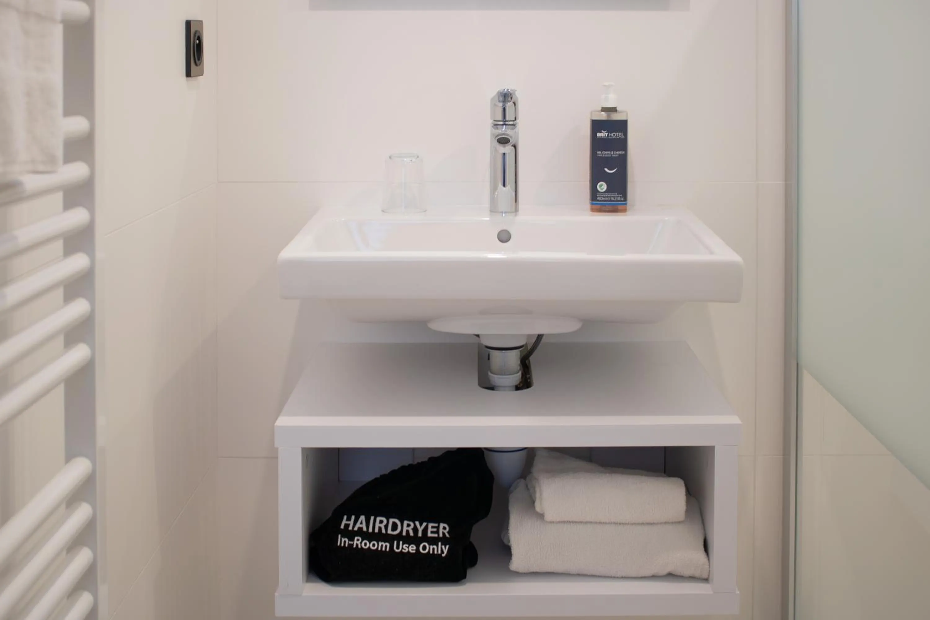 Bathroom in Brit Hotel Nantes La Beaujoire Parc Expo