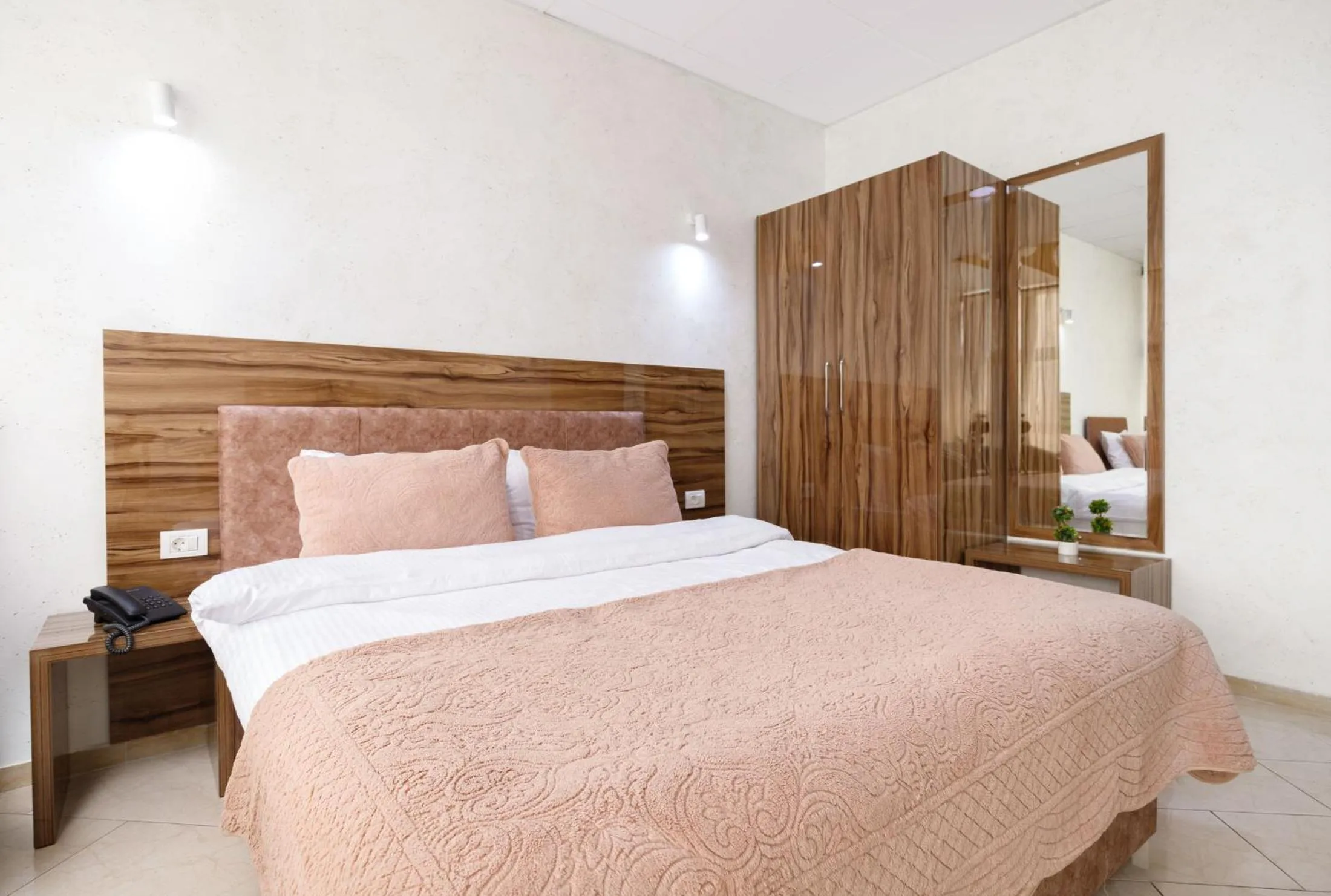 Property building, Bed in Hotel Green Center Gili