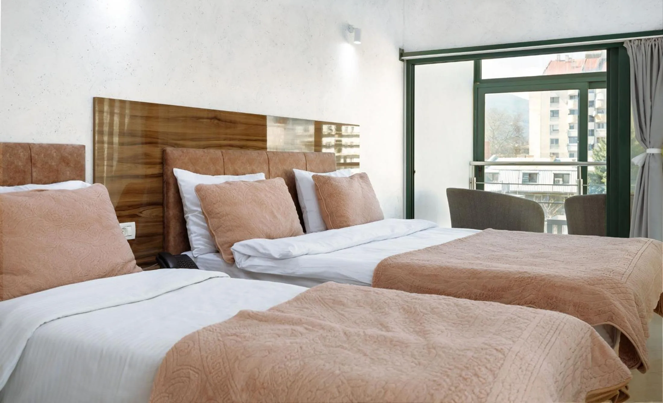 Property building, Bed in Hotel Green Center Gili