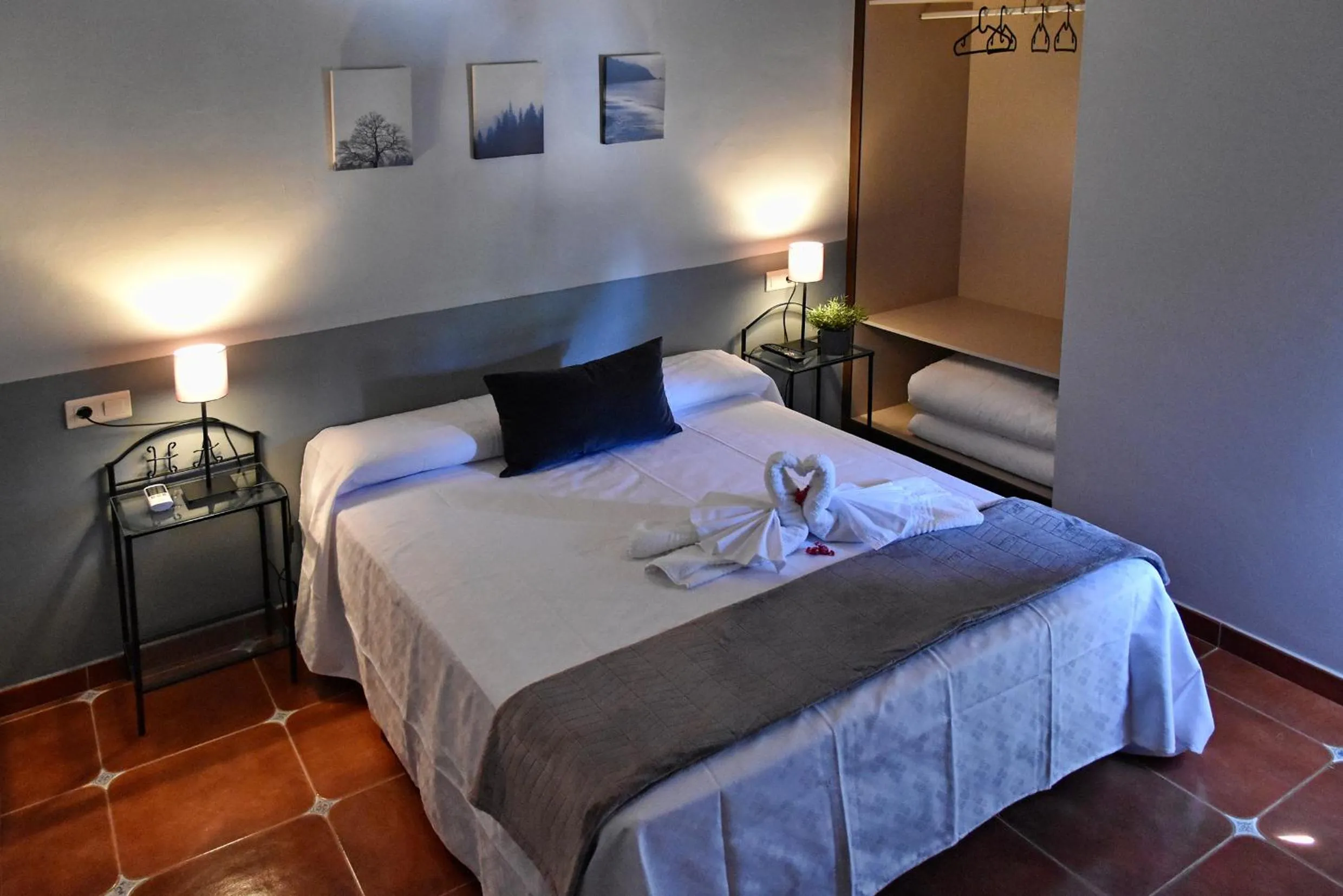 Bed in Hotel Rural & Restaurante Las Camaretas