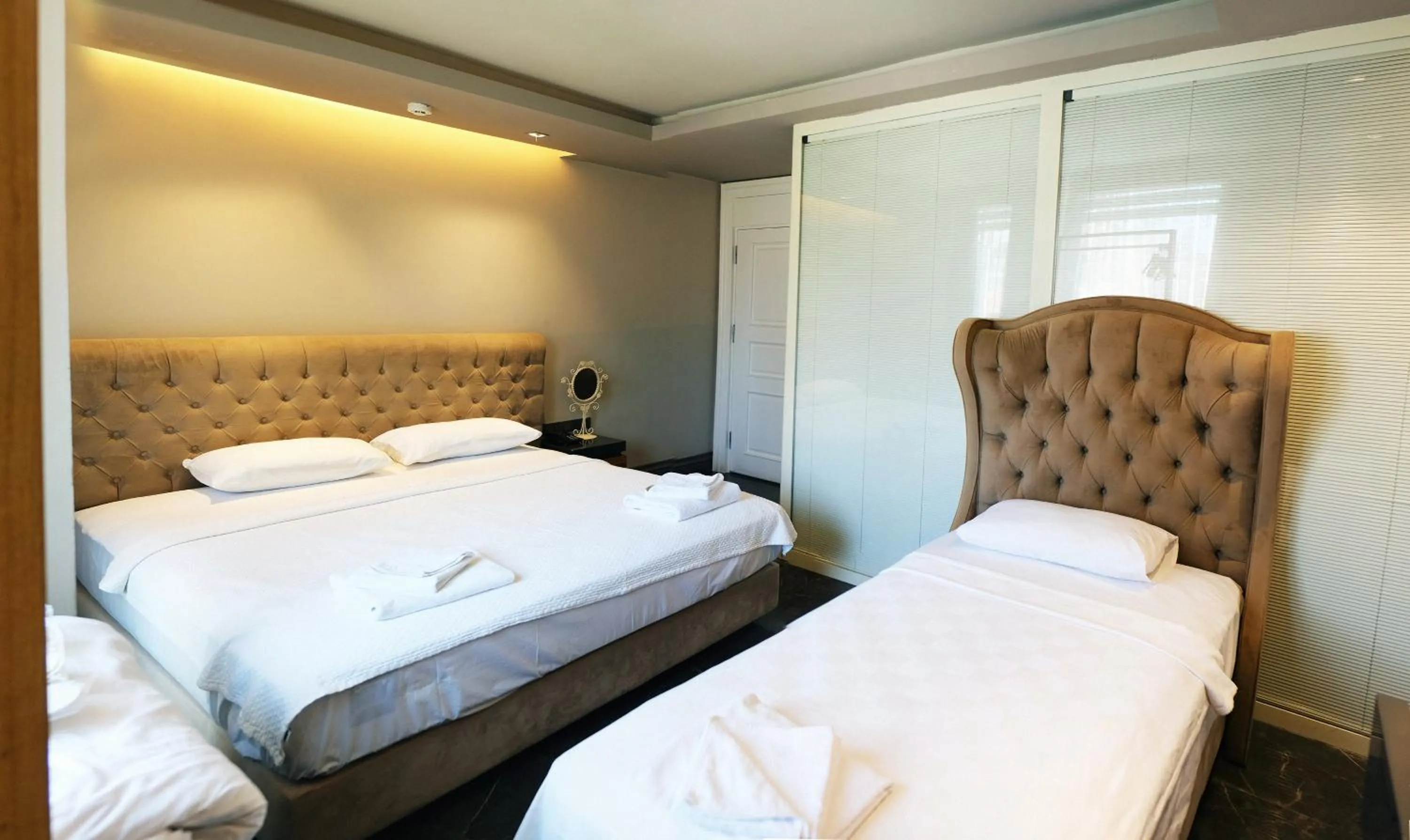 Photo of the whole room, Bed in Upper House