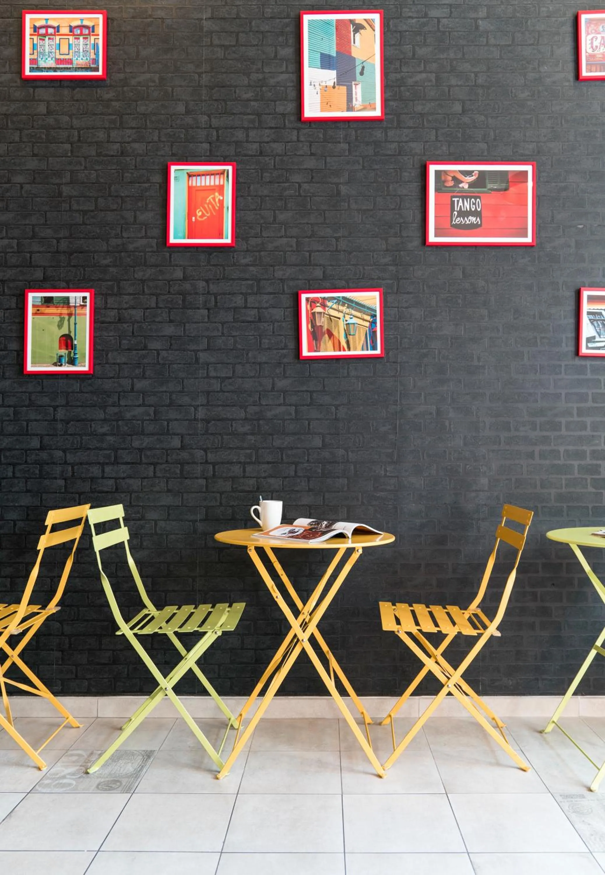 Lobby or reception in Ibis Styles Hyères Rooftop & Spa