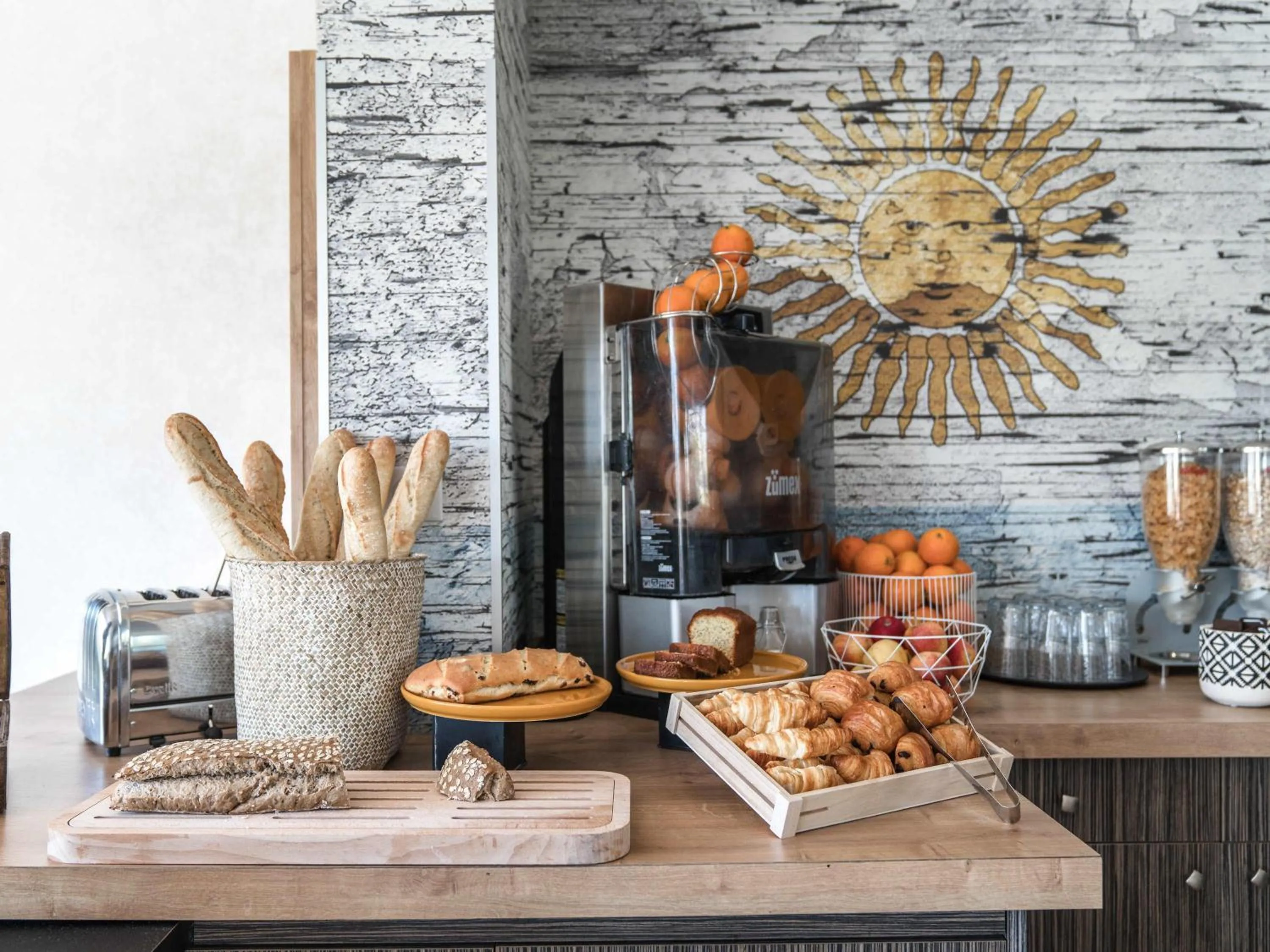 Breakfast in Ibis Styles Hyères Rooftop & Spa