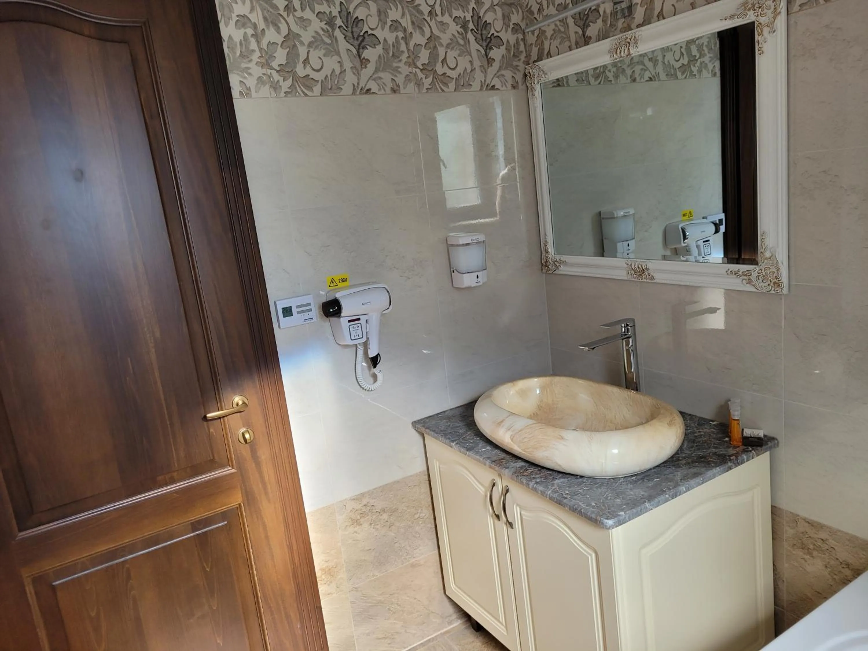 Bathroom in LOTUS Boutique