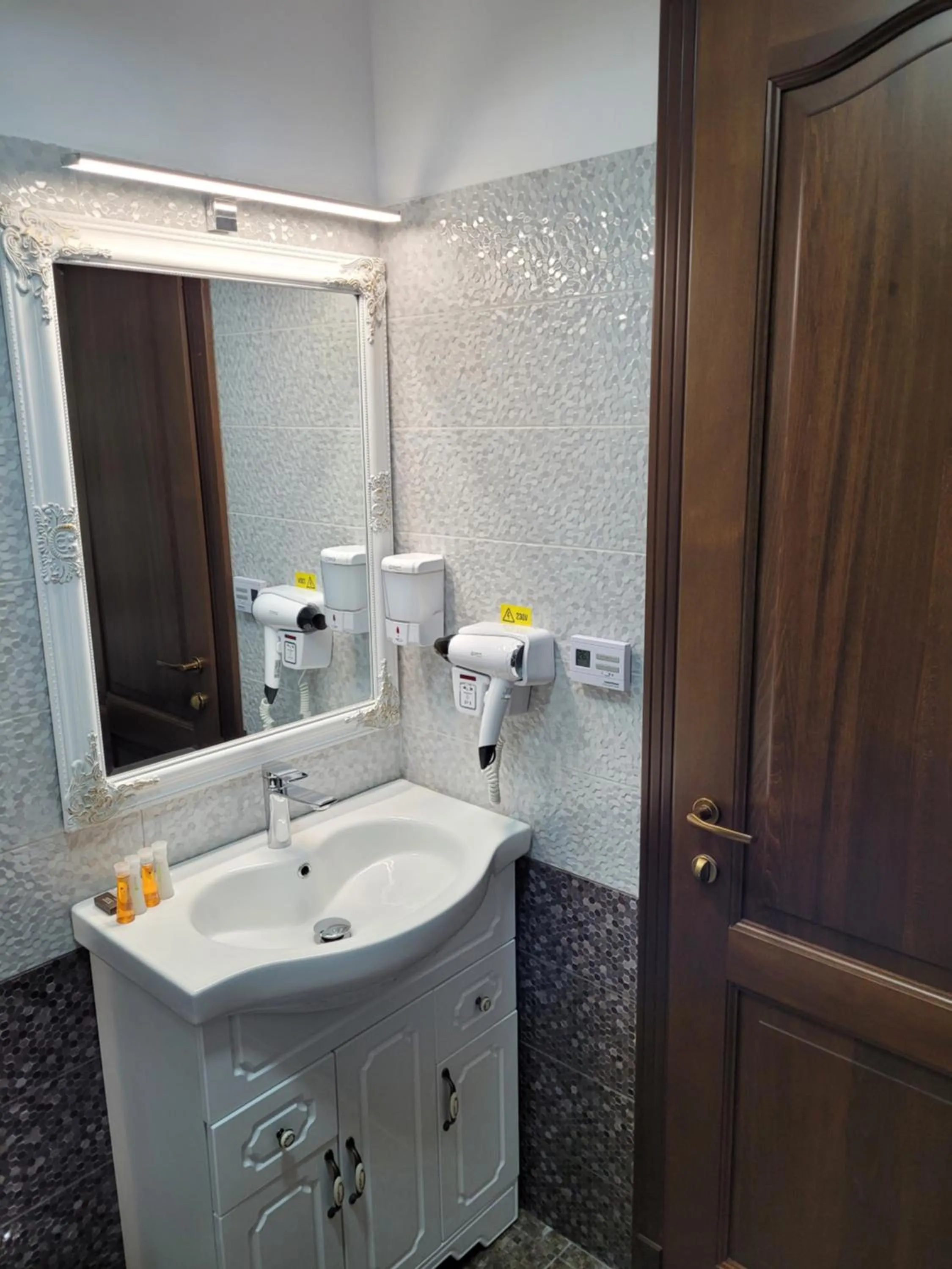 Bathroom in LOTUS Boutique