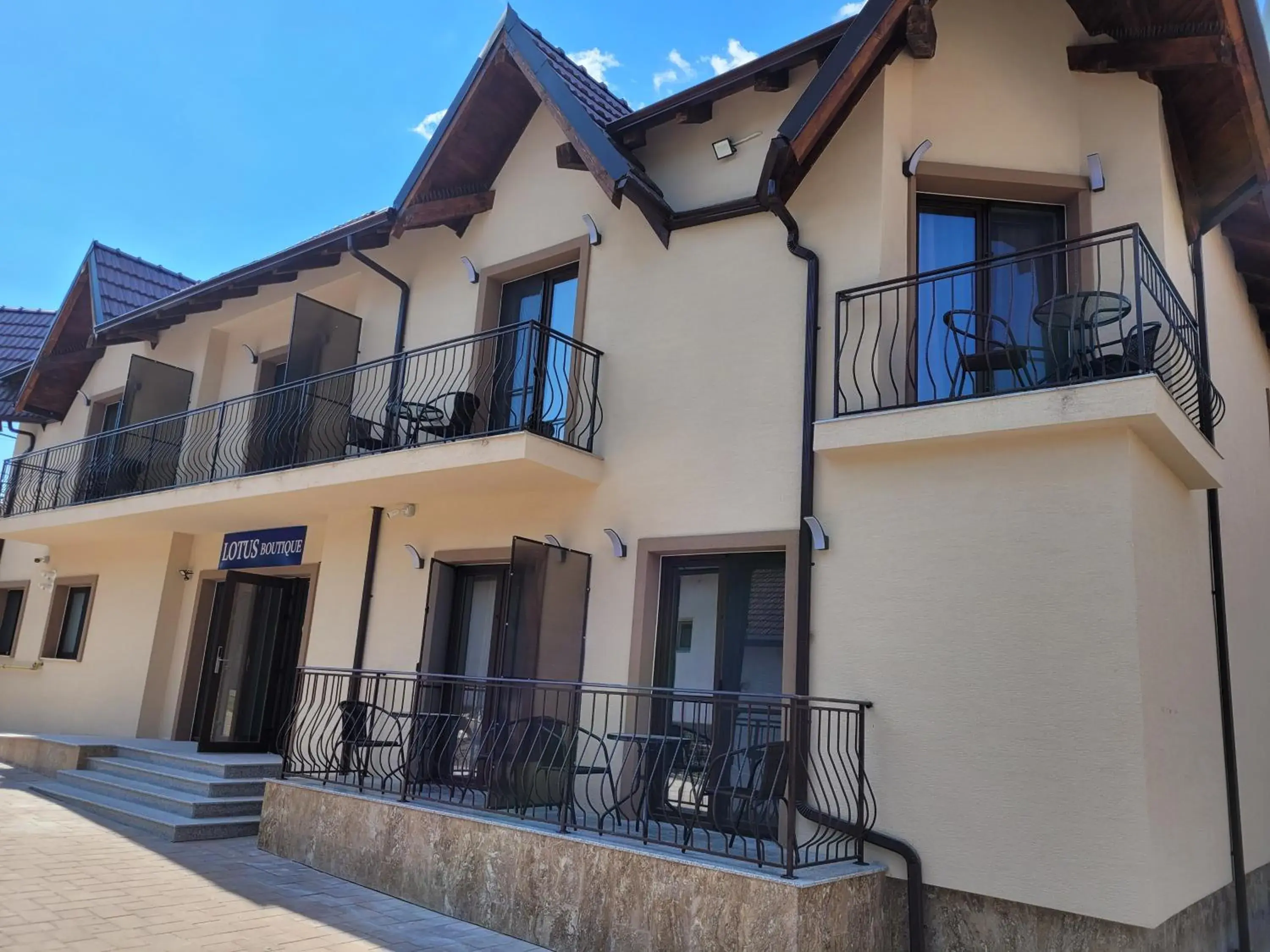 LOTUS Boutique LOTUS Boutique