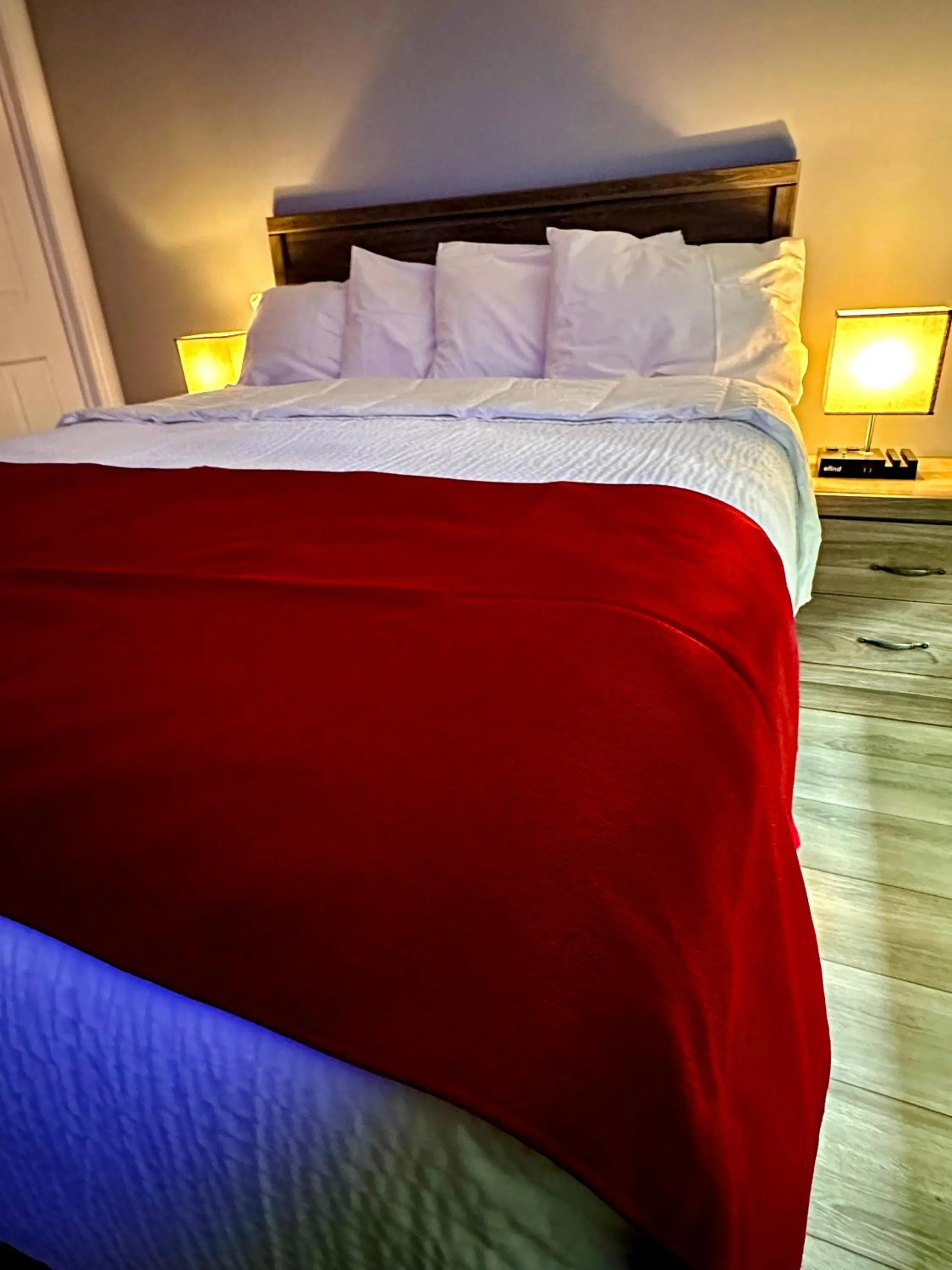 Bed in Aberdeen Motel