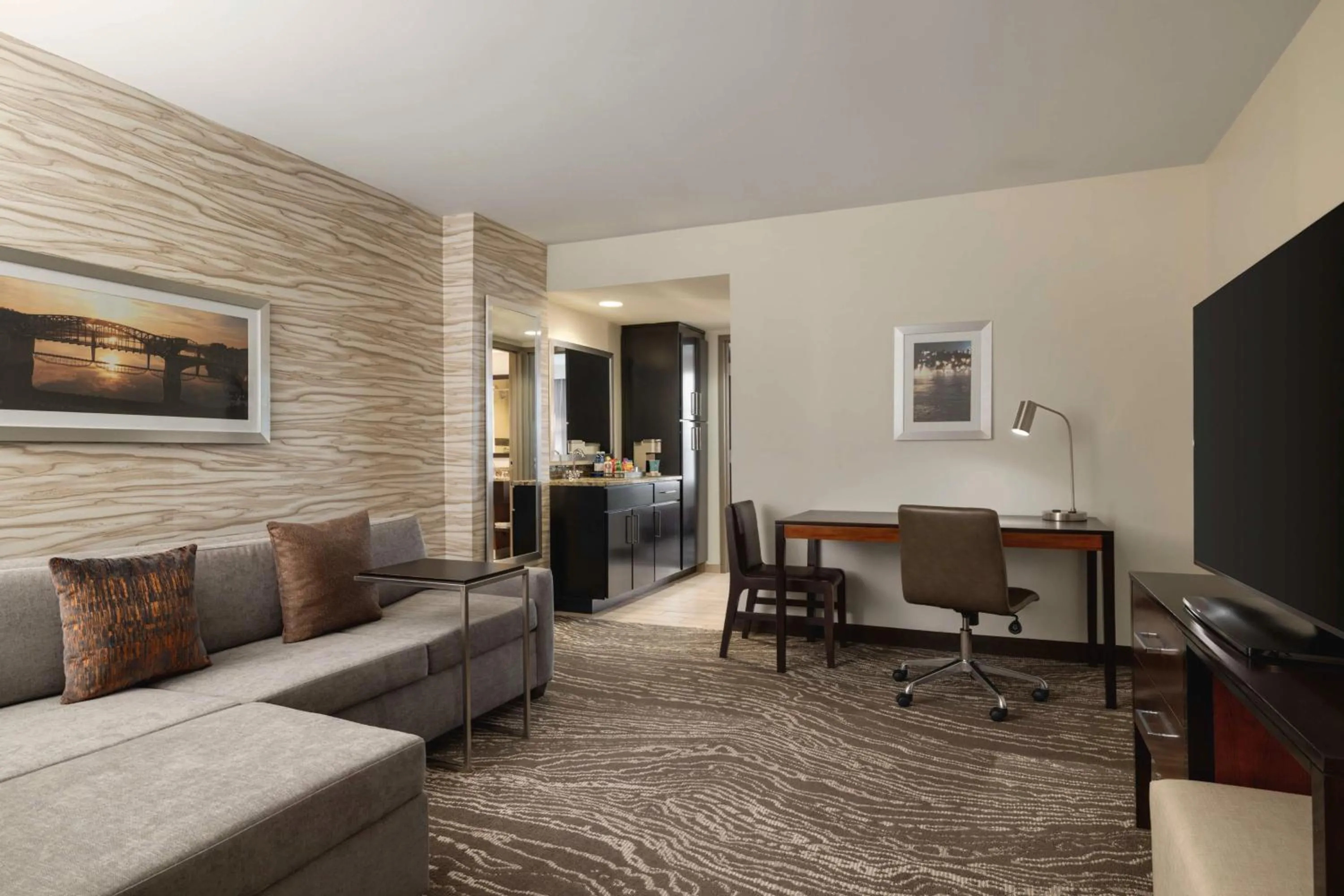 Bedroom in Embassy Suites Chattanooga Hamilton Place