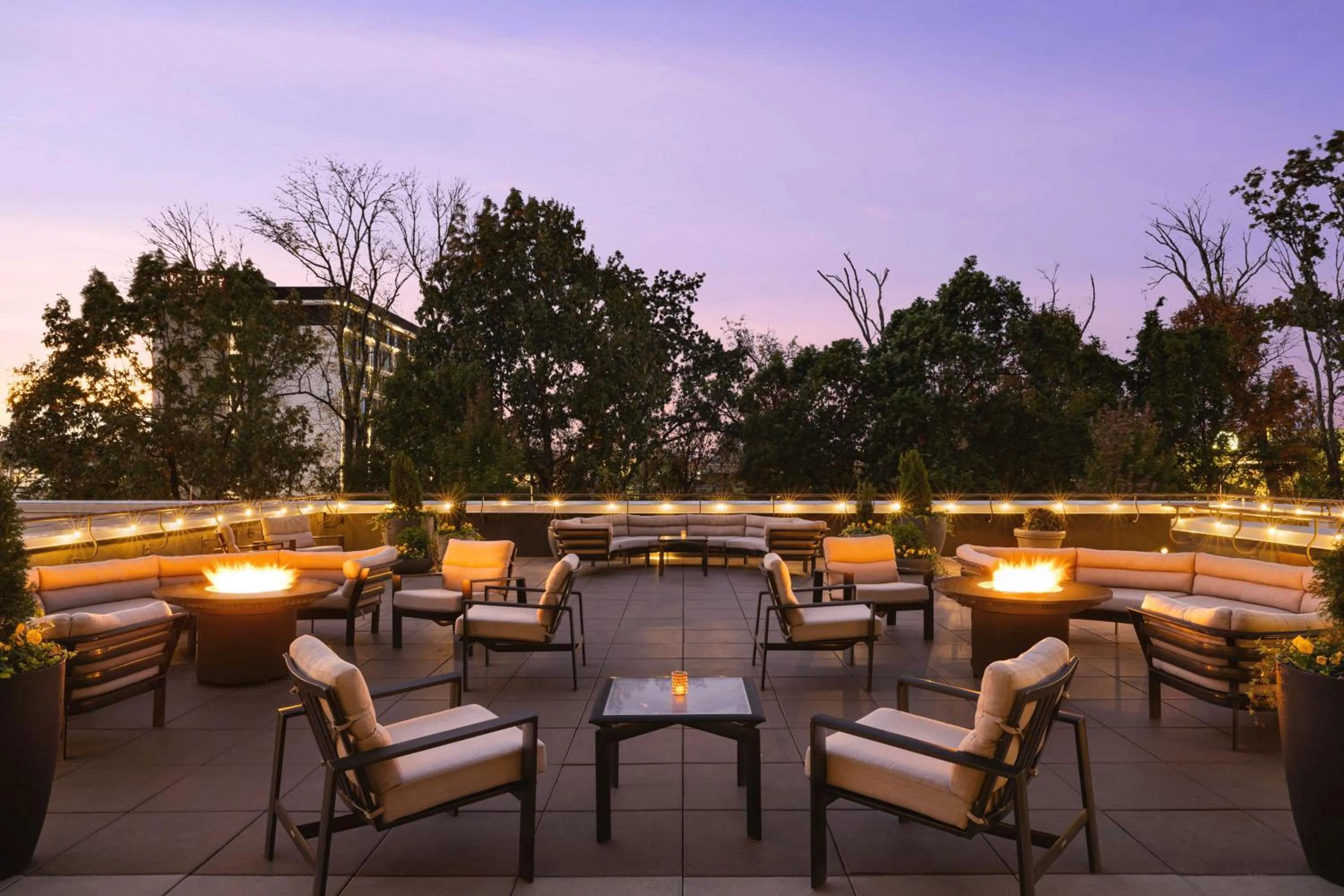 Patio in Embassy Suites Chattanooga Hamilton Place