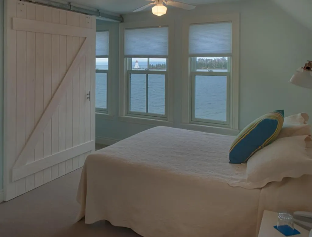 Photo of the whole room, Bed in Dunlop Inn