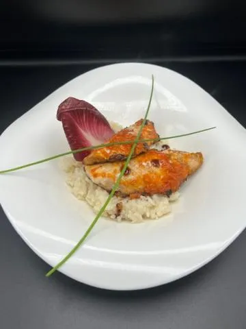 Restaurant/places to eat in Logis Hôtel Le Cygne