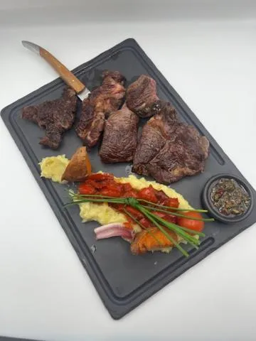 Restaurant/places to eat in Logis Hôtel Le Cygne