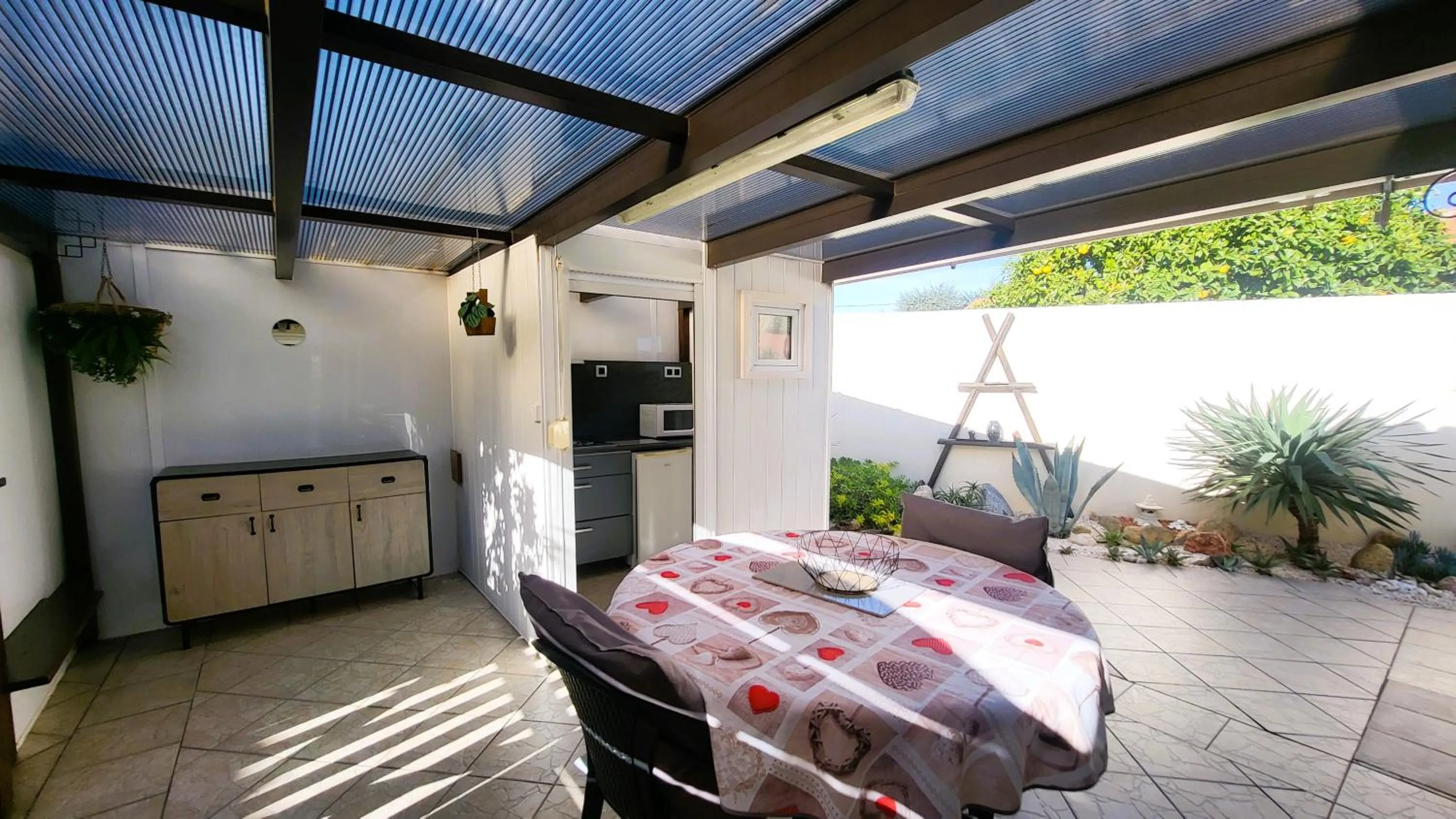 Balcony/Terrace, Bed in La Picholine