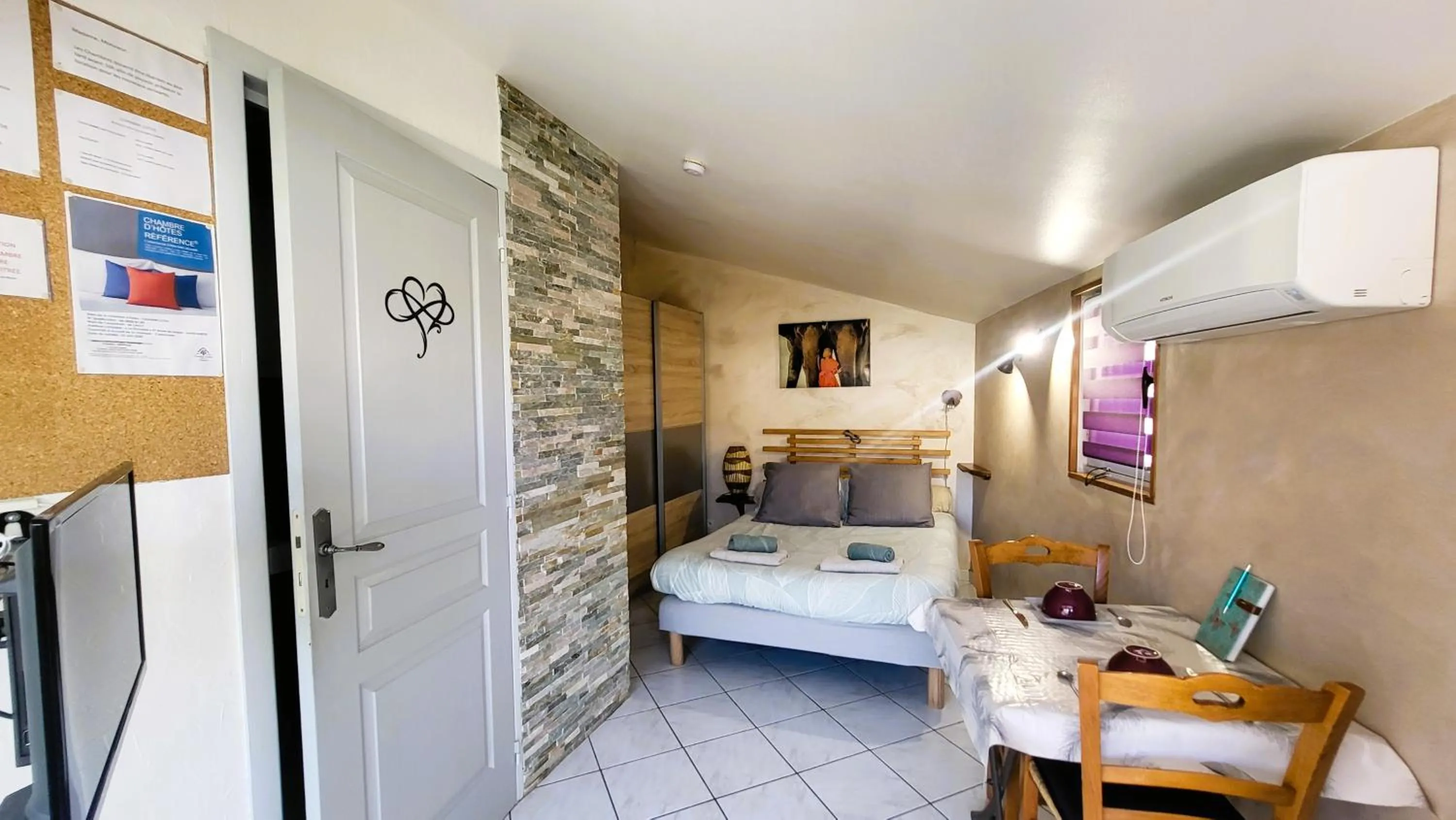 Bedroom, Bed in La Picholine