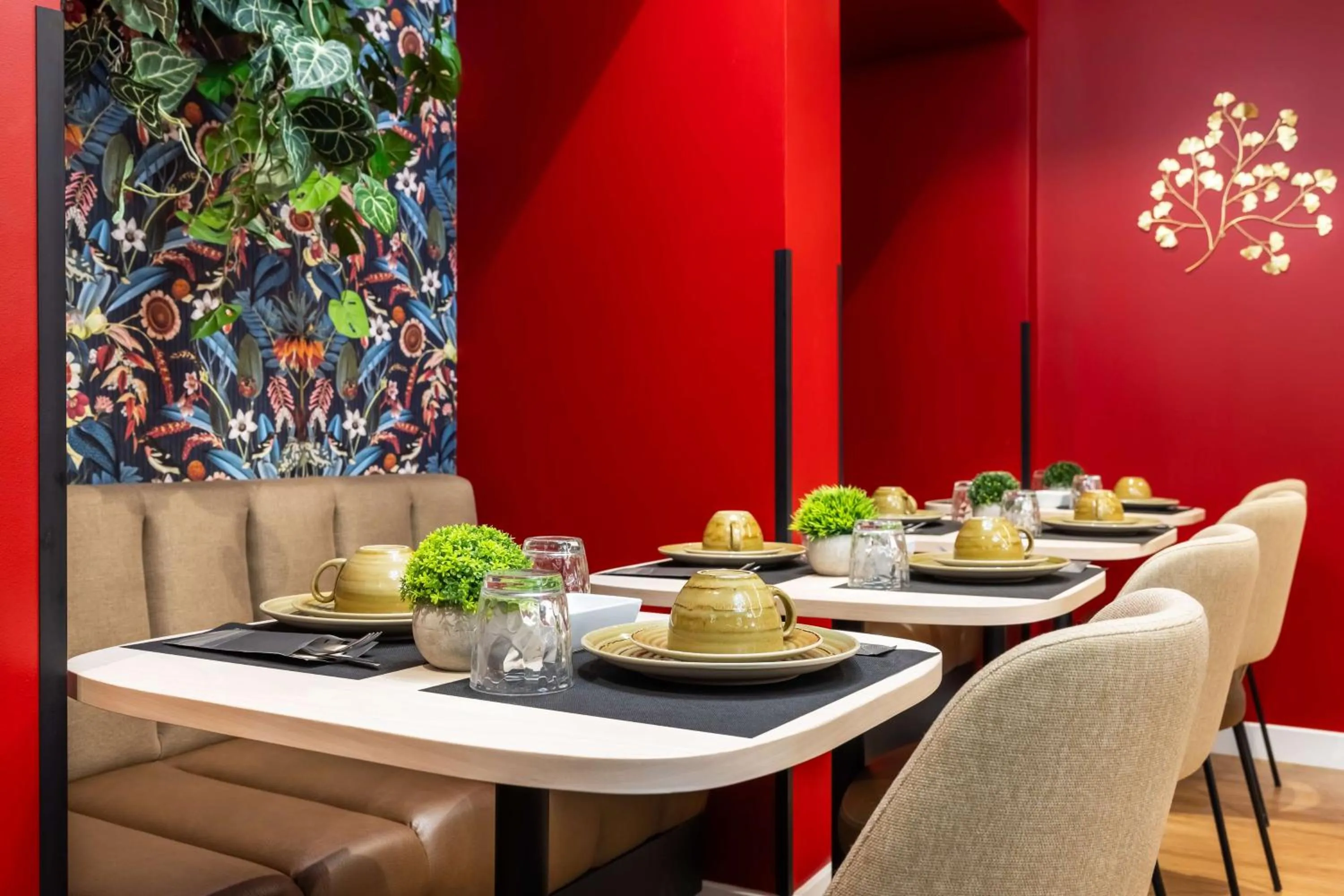 Breakfast in Best Western Metz Centre Gare