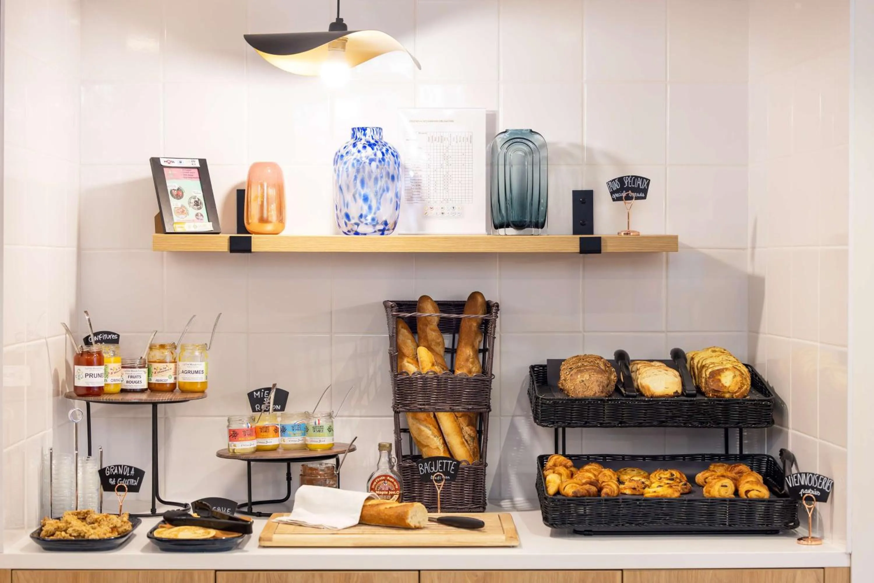 Breakfast in Best Western Metz Centre Gare