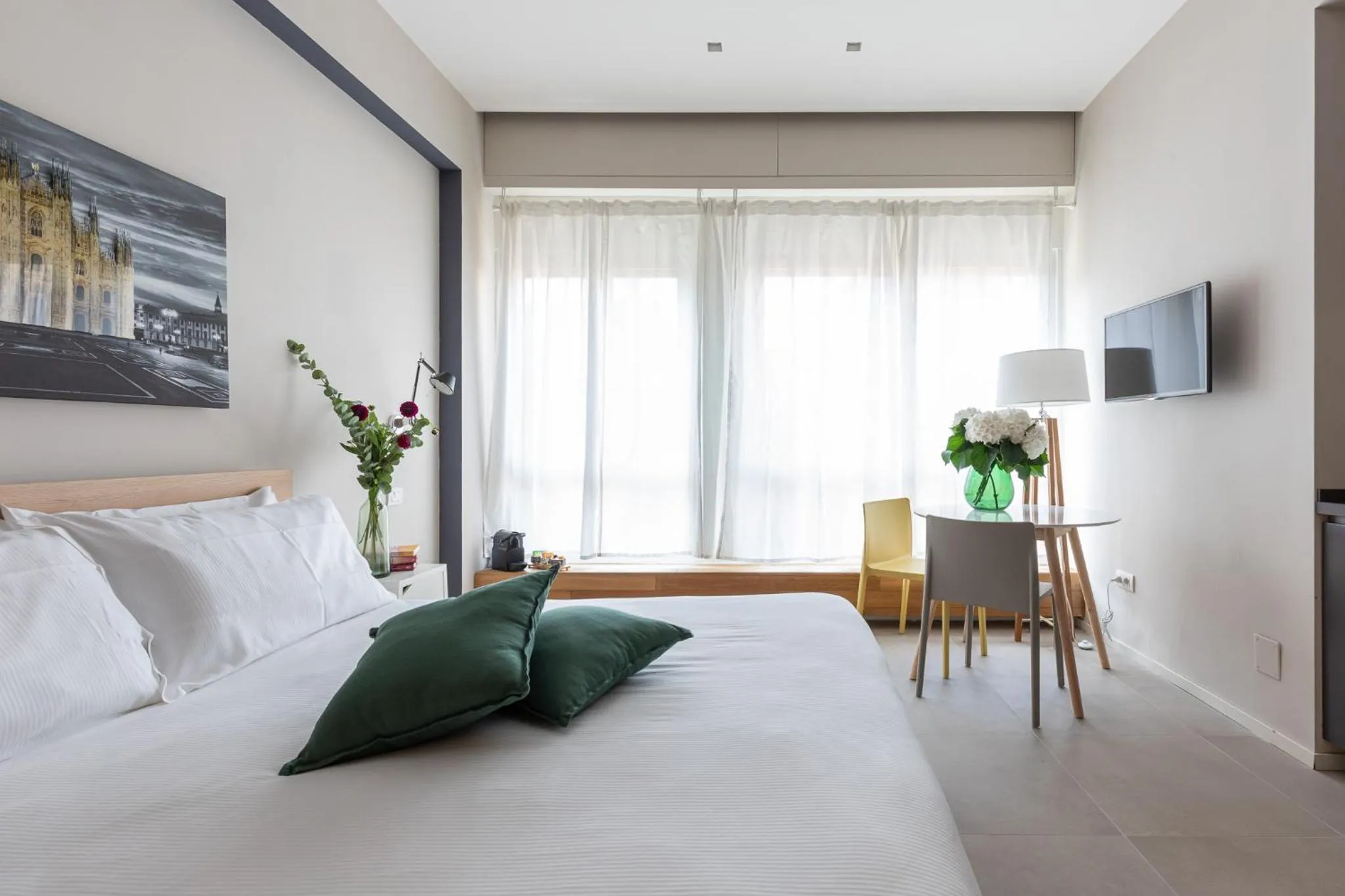 Communal lounge/ TV room, Bed in BePlace Garibaldi Suites