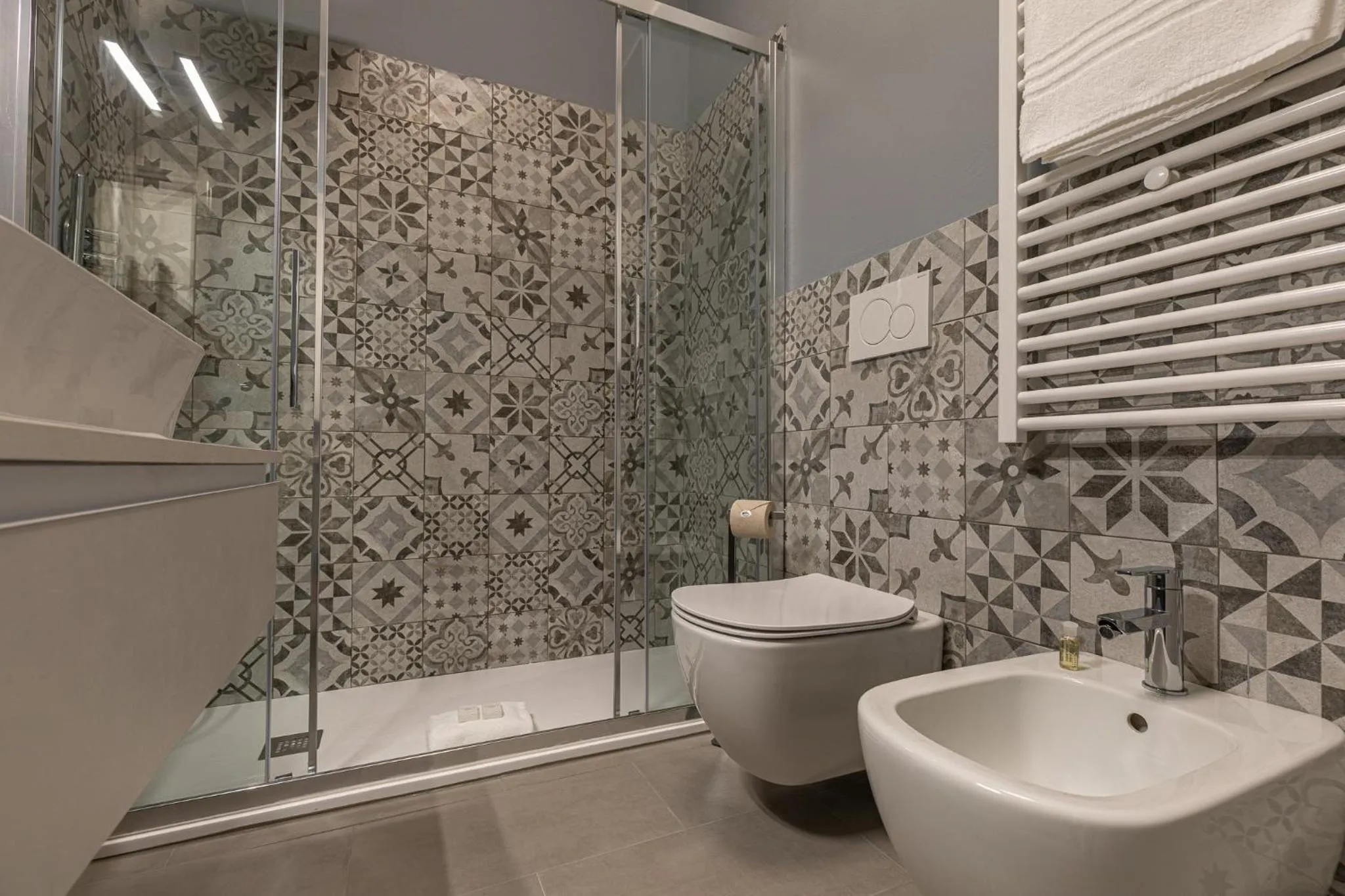 Shower in BePlace Garibaldi Suites