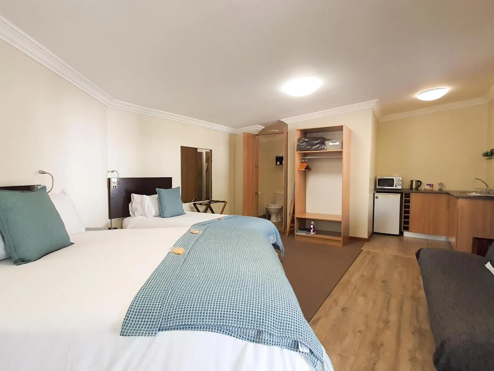 Photo of the whole room, Bed in Cummings Guesthouse