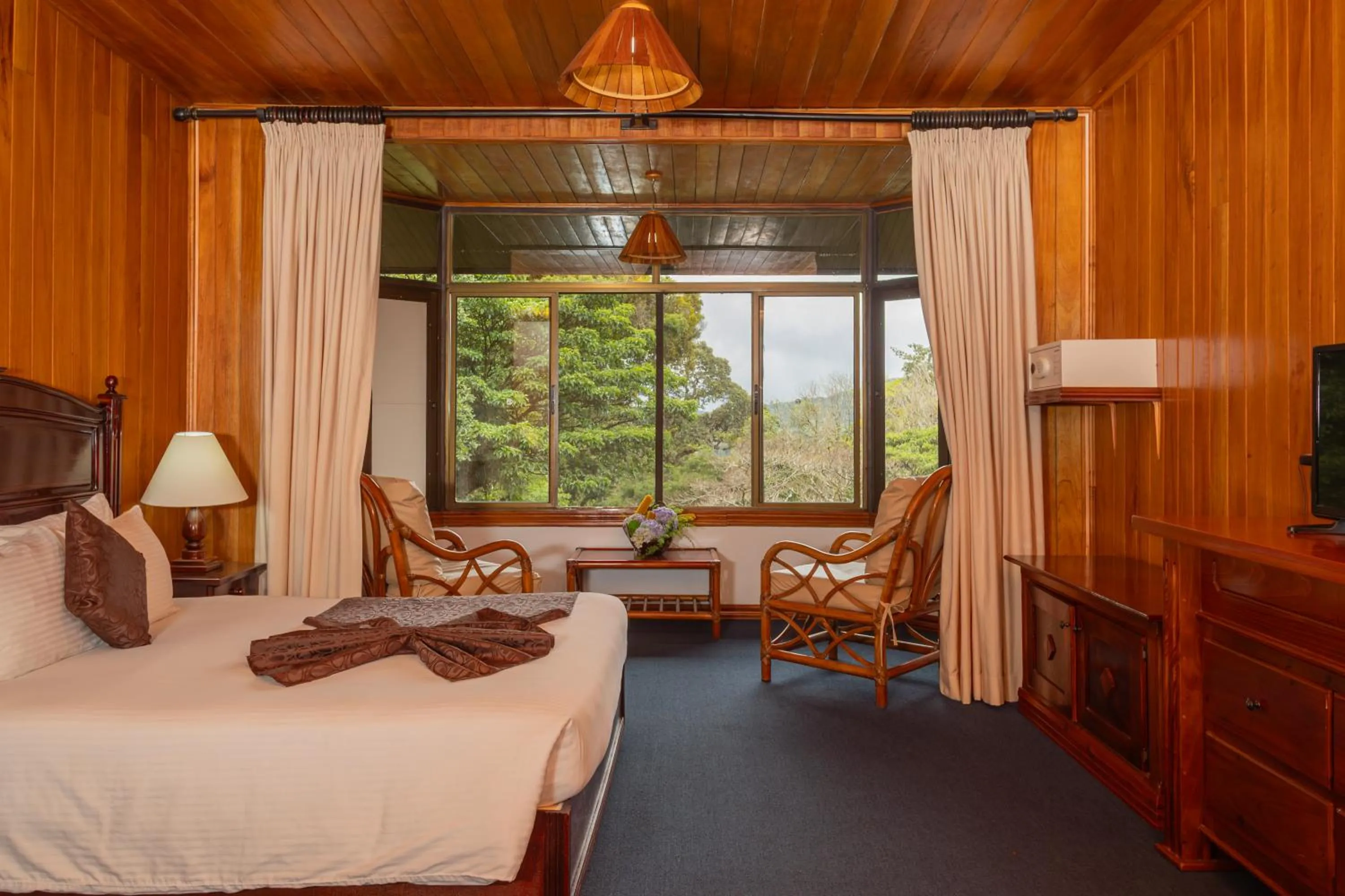 Bedroom, Bed in Trapp Family Lodge Monteverde