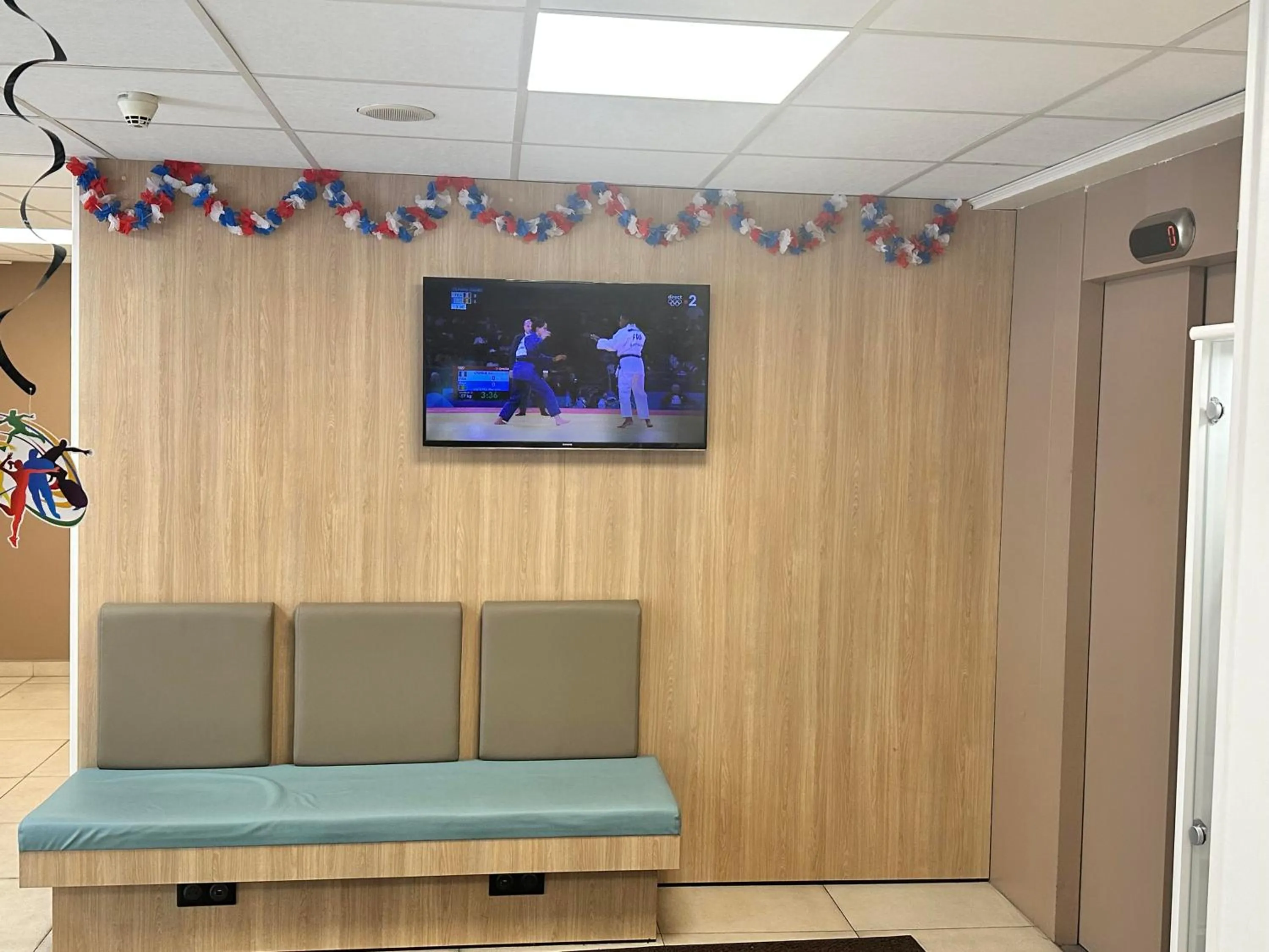 Lobby or reception in Première Classe Paris-Ouest Gennevilliers