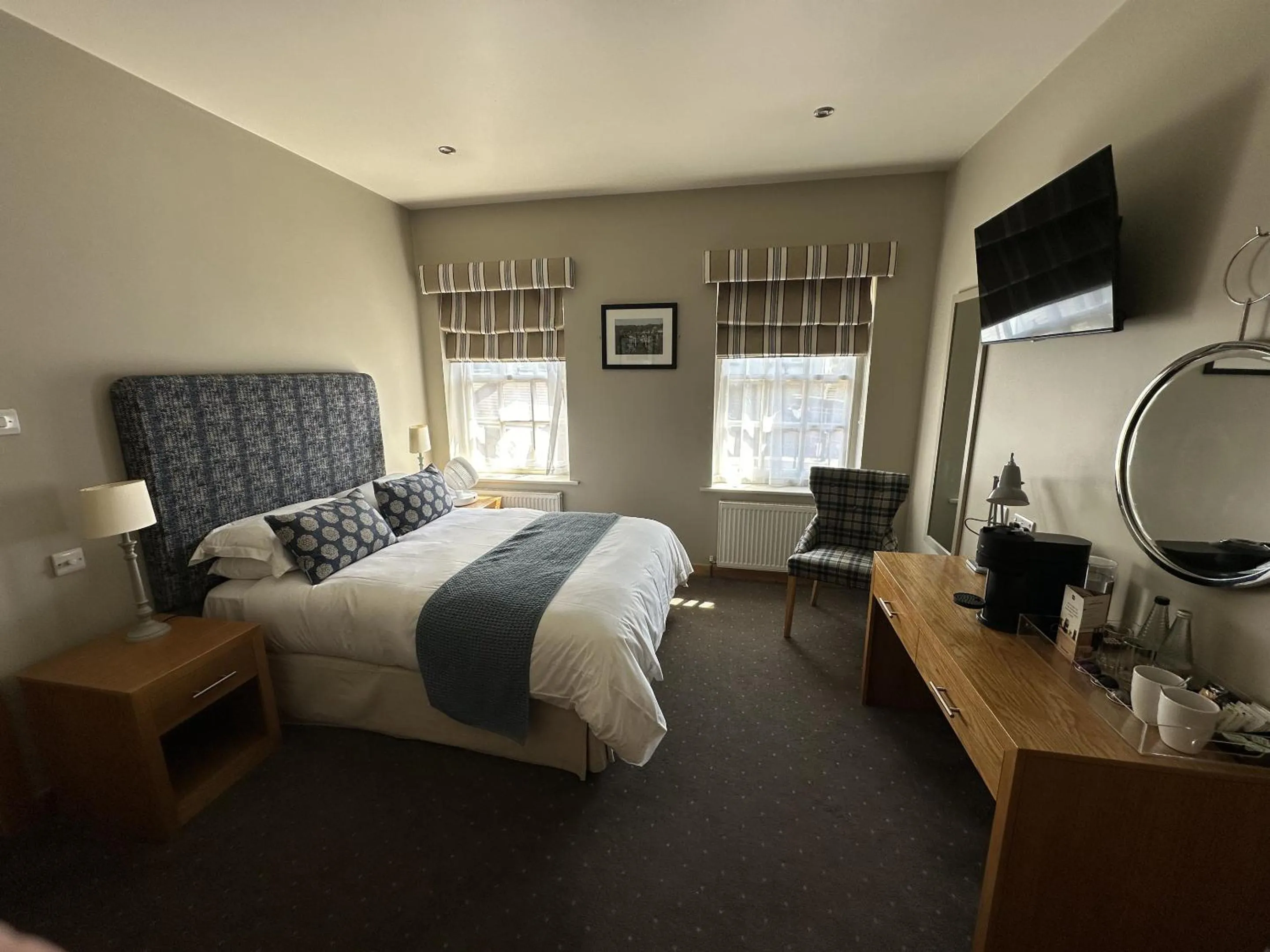 Bedroom, Bed in The Mitre Inn