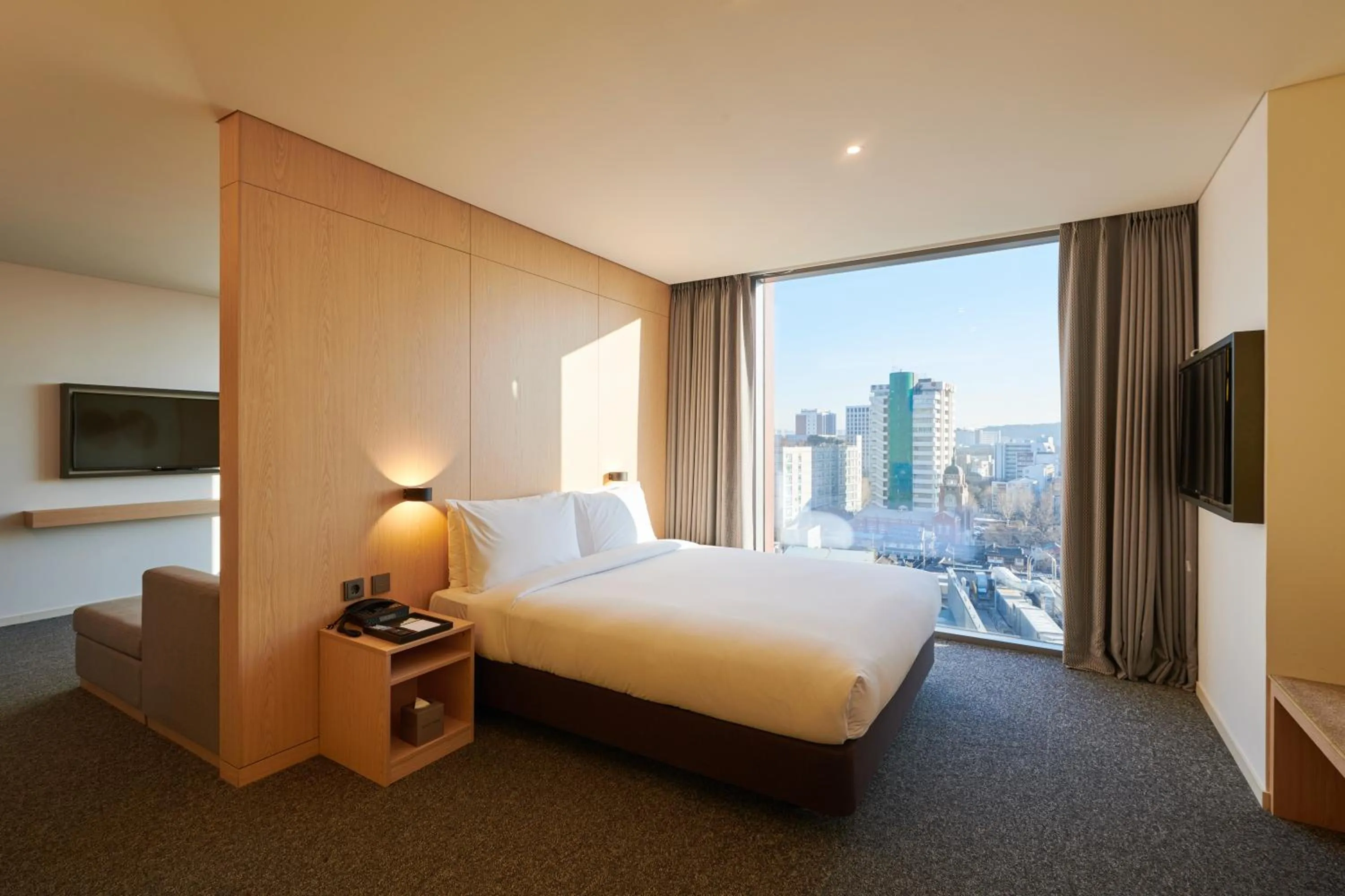 Photo of the whole room, Bed in Nine Tree by Parnas Seoul Insadong
