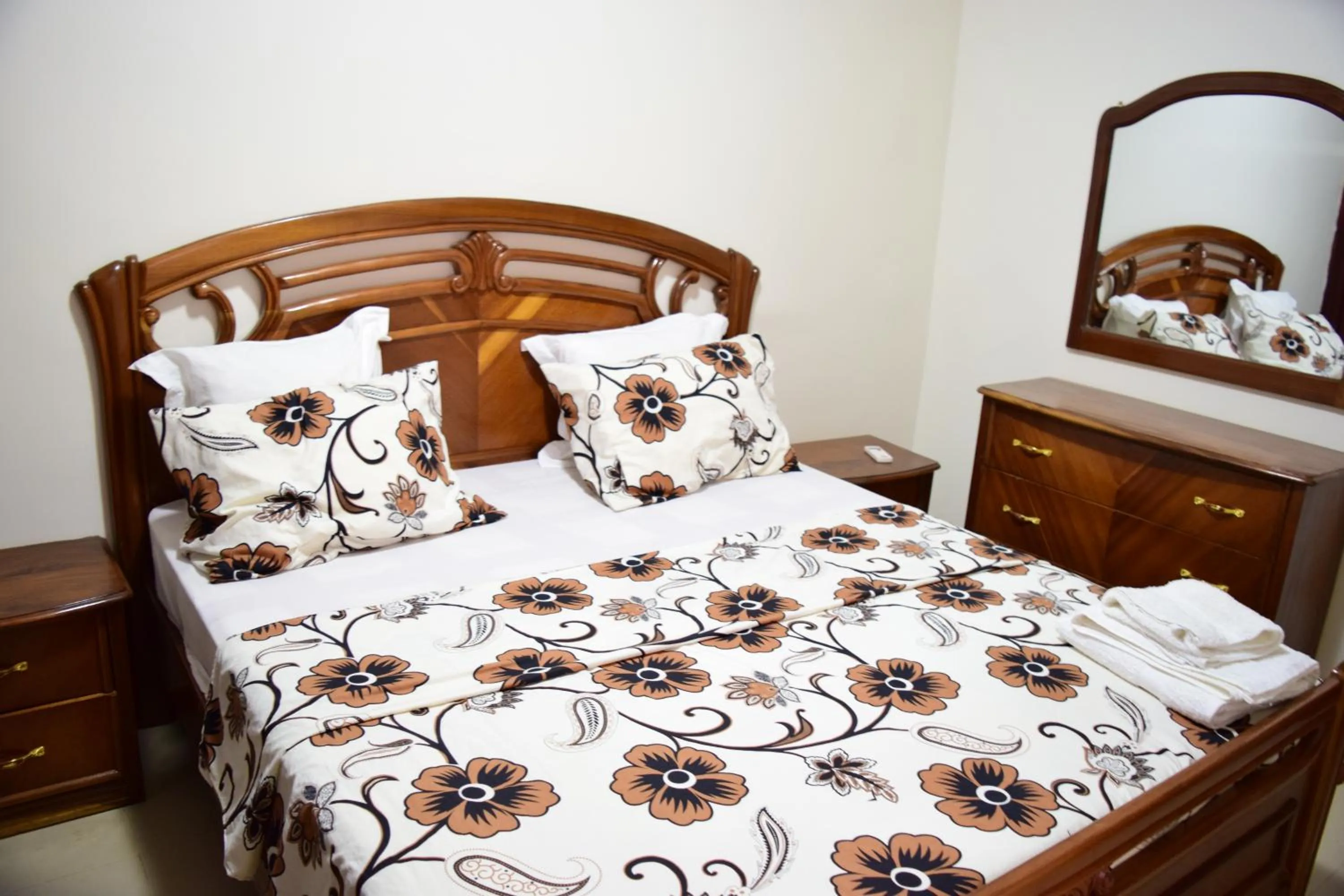 Bed in Kakatar Family Residence , Yoff